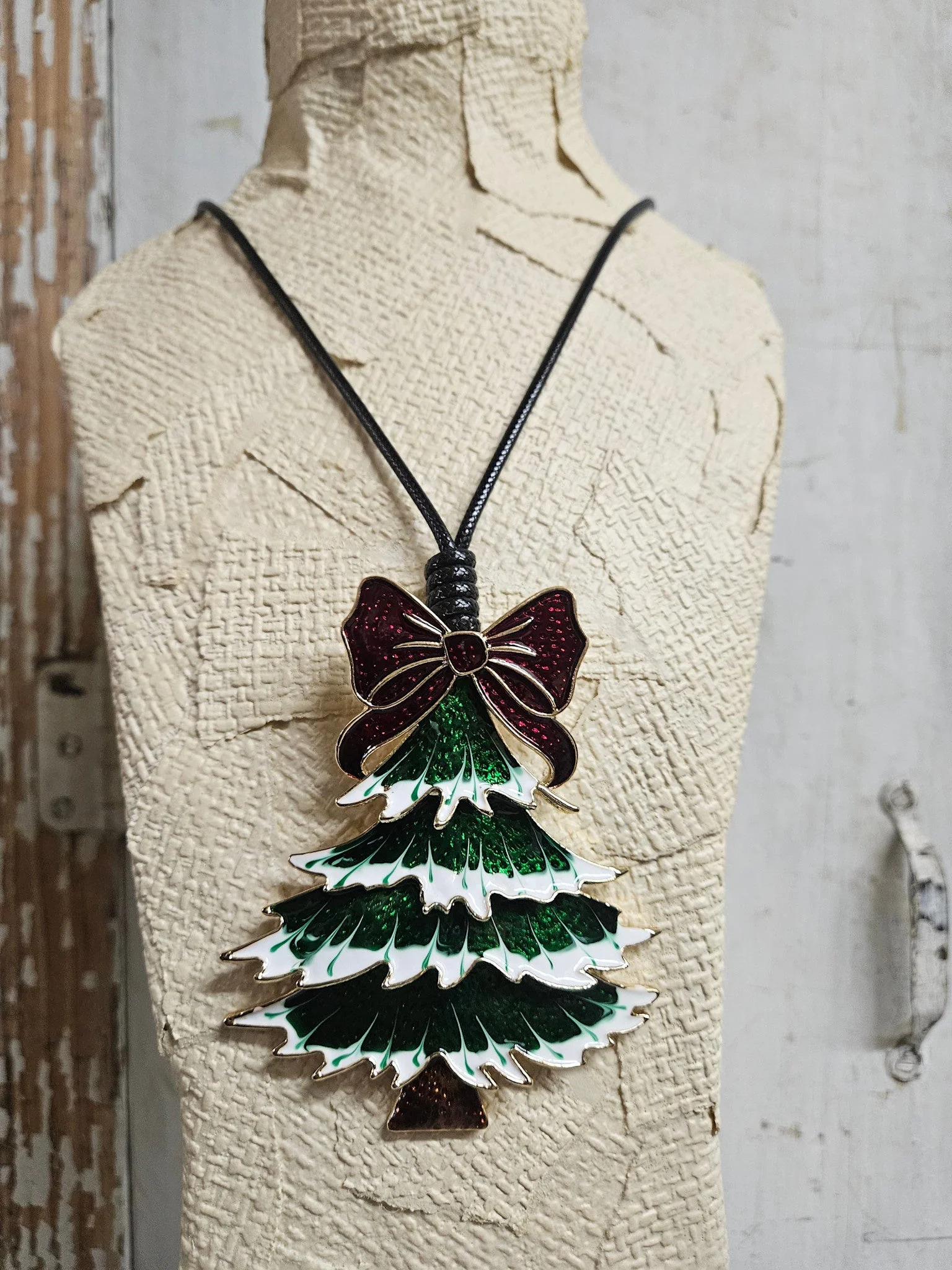 Christmas Tree Necklace w/ Bow - moodlistic