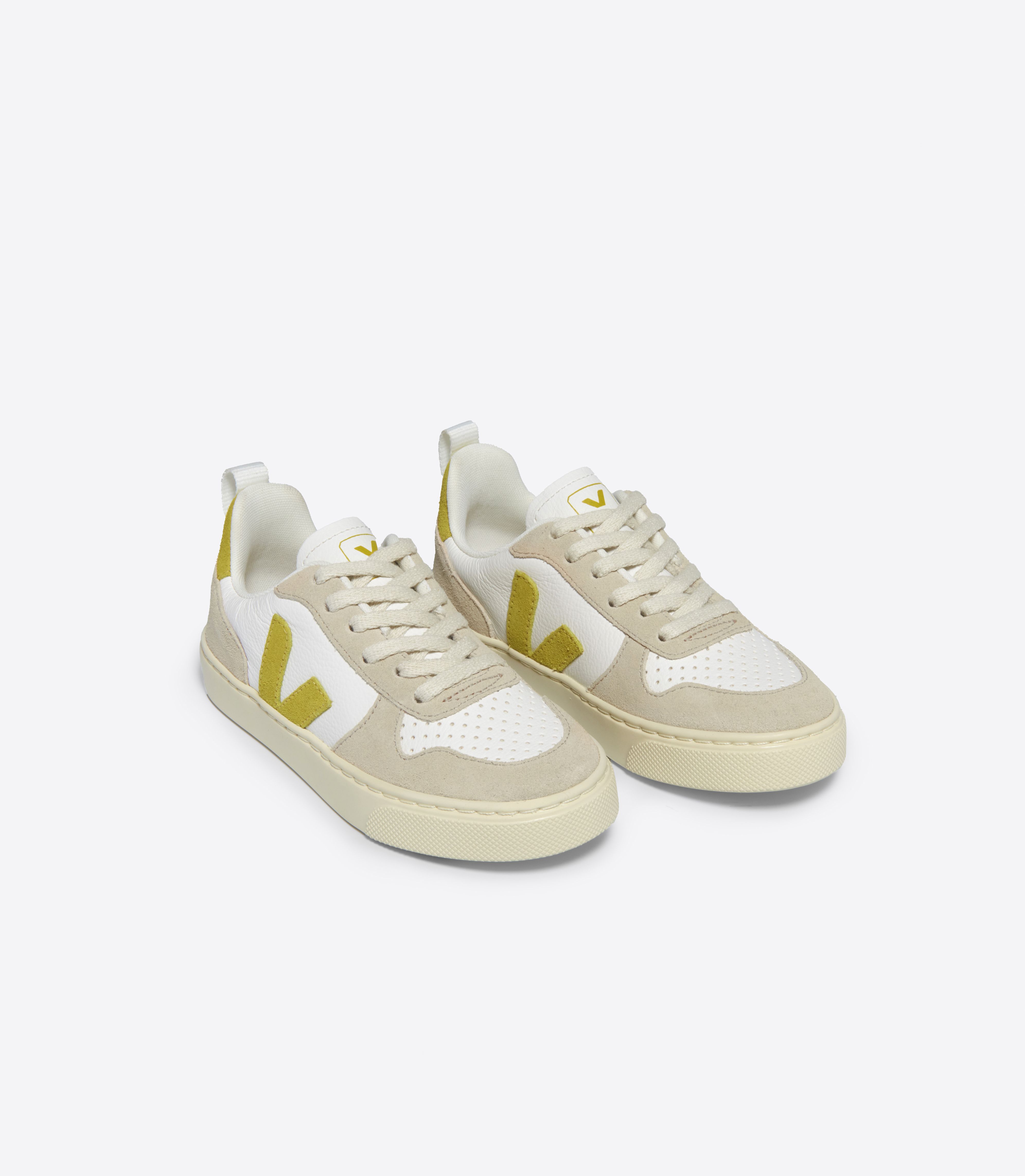 V-10 LACES WHITE LIQUOR ALMOND