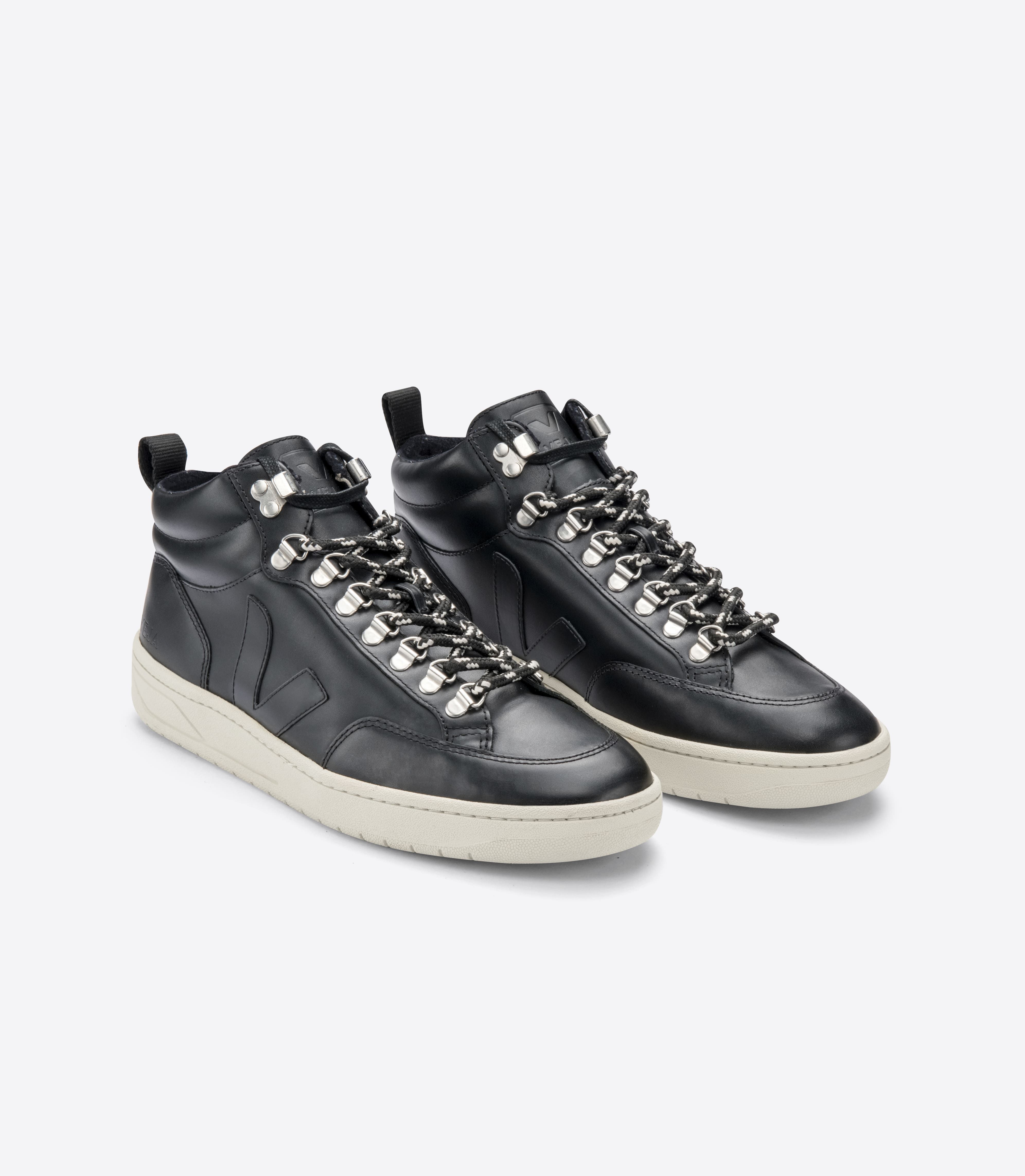 RORAIMA LEATHER BLACK PIERRE SOLE
