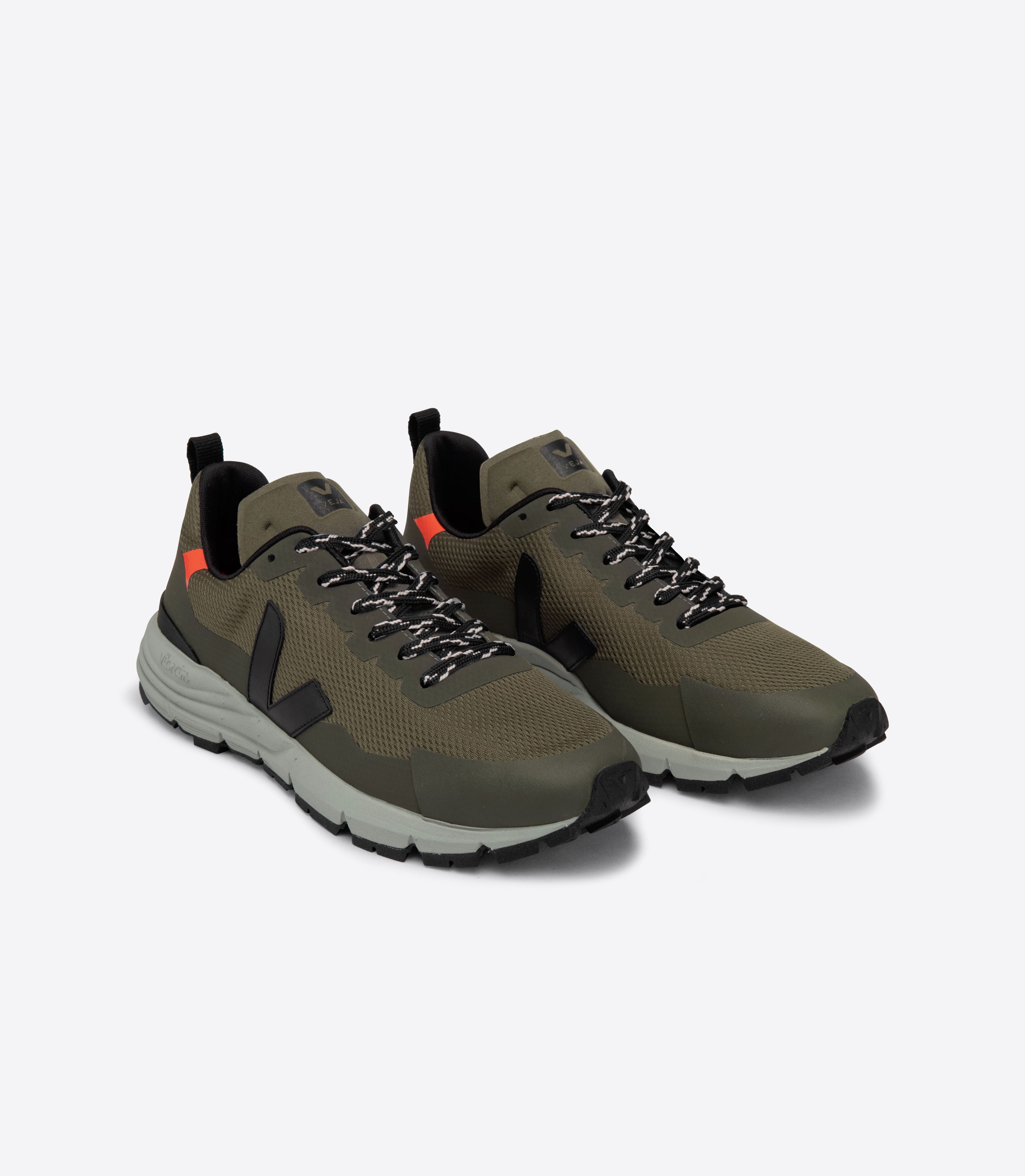 DEKKAN ALVEOMESH KAKI BLACK