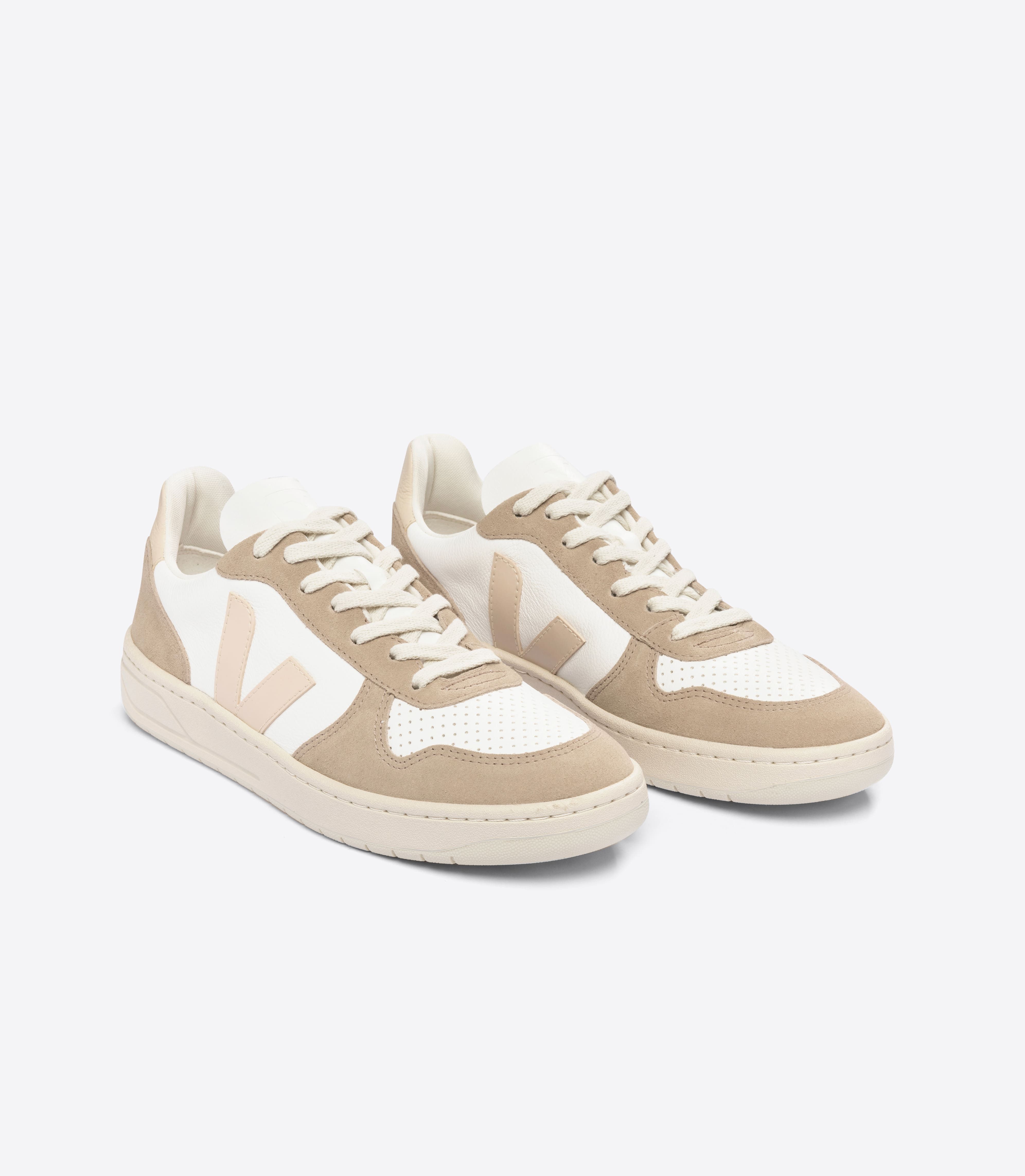 V-10 LEATHER WHITE SABLE SAHARA