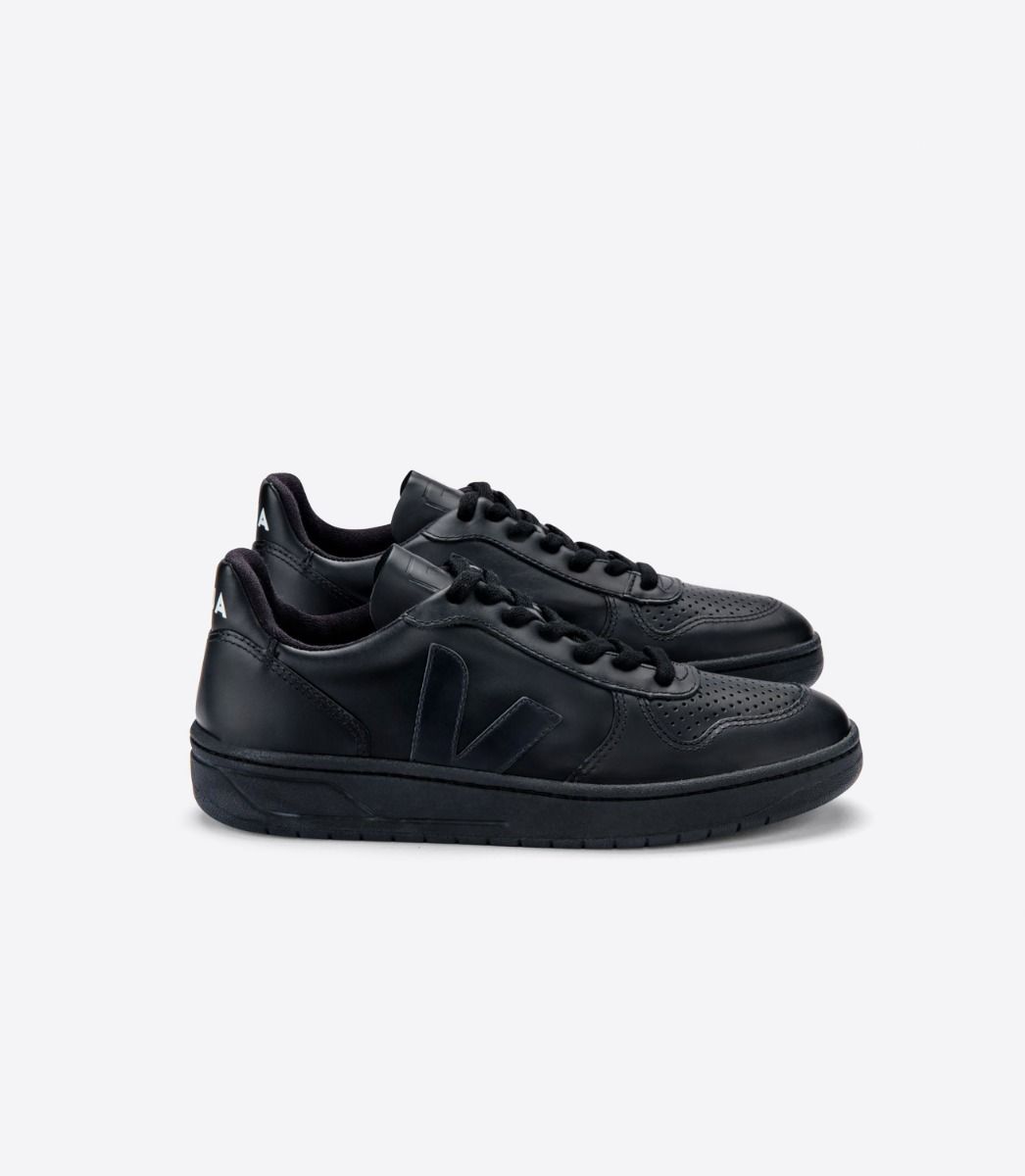 V-10 CWL BLACK BLACK SOLE