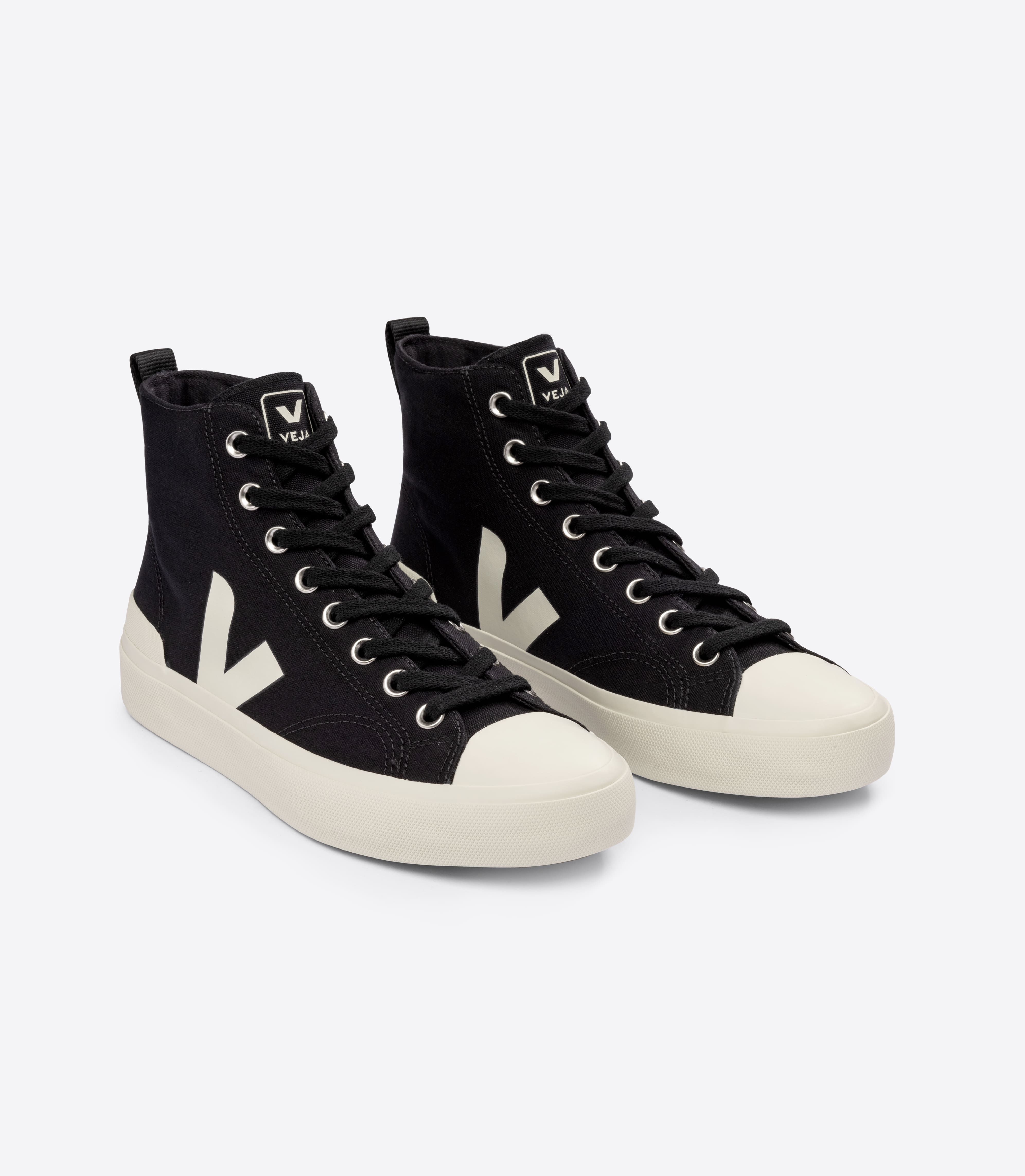 WATA II CANVAS BLACK PIERRE