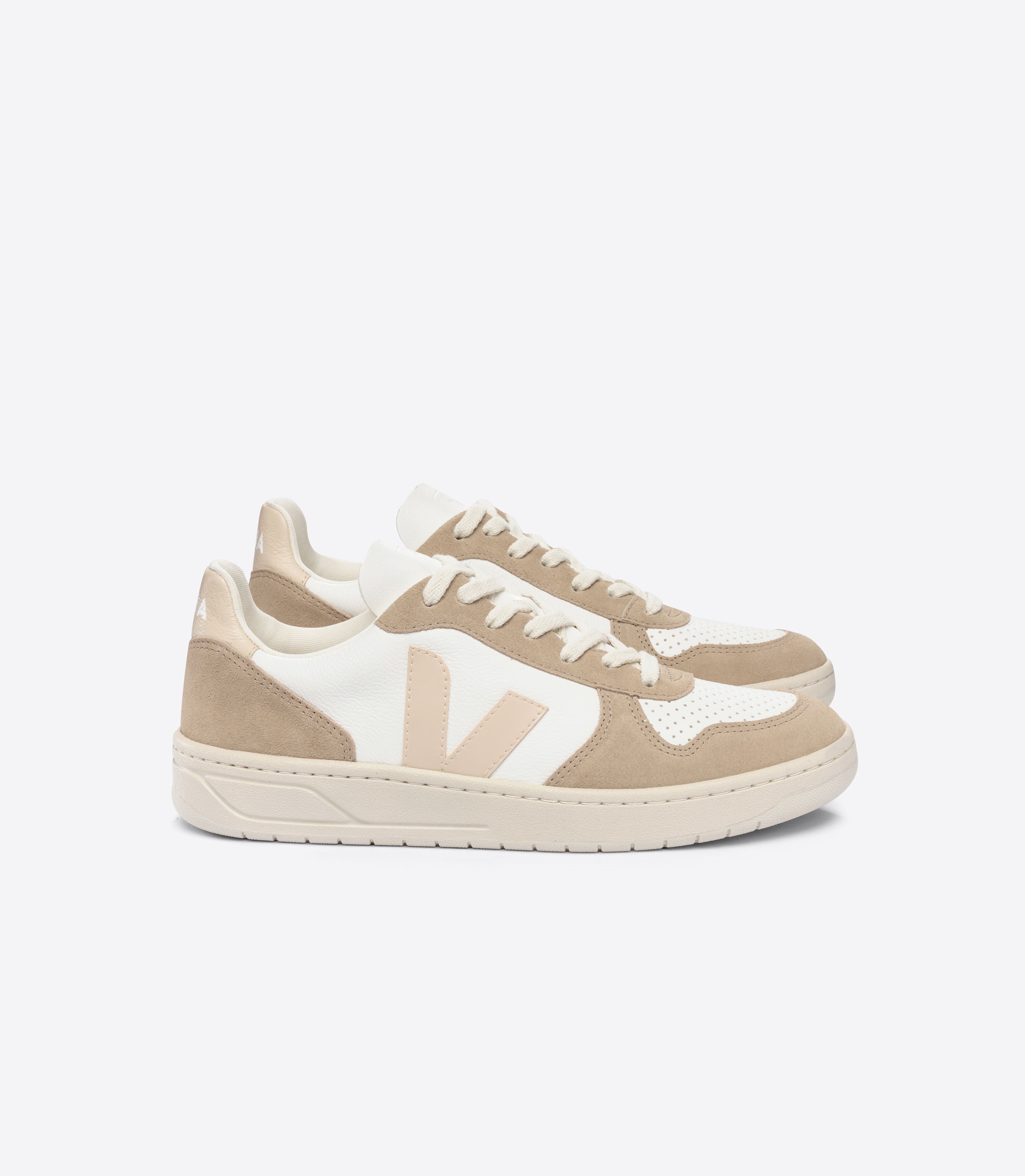 V-10 LEATHER WHITE SABLE SAHARA