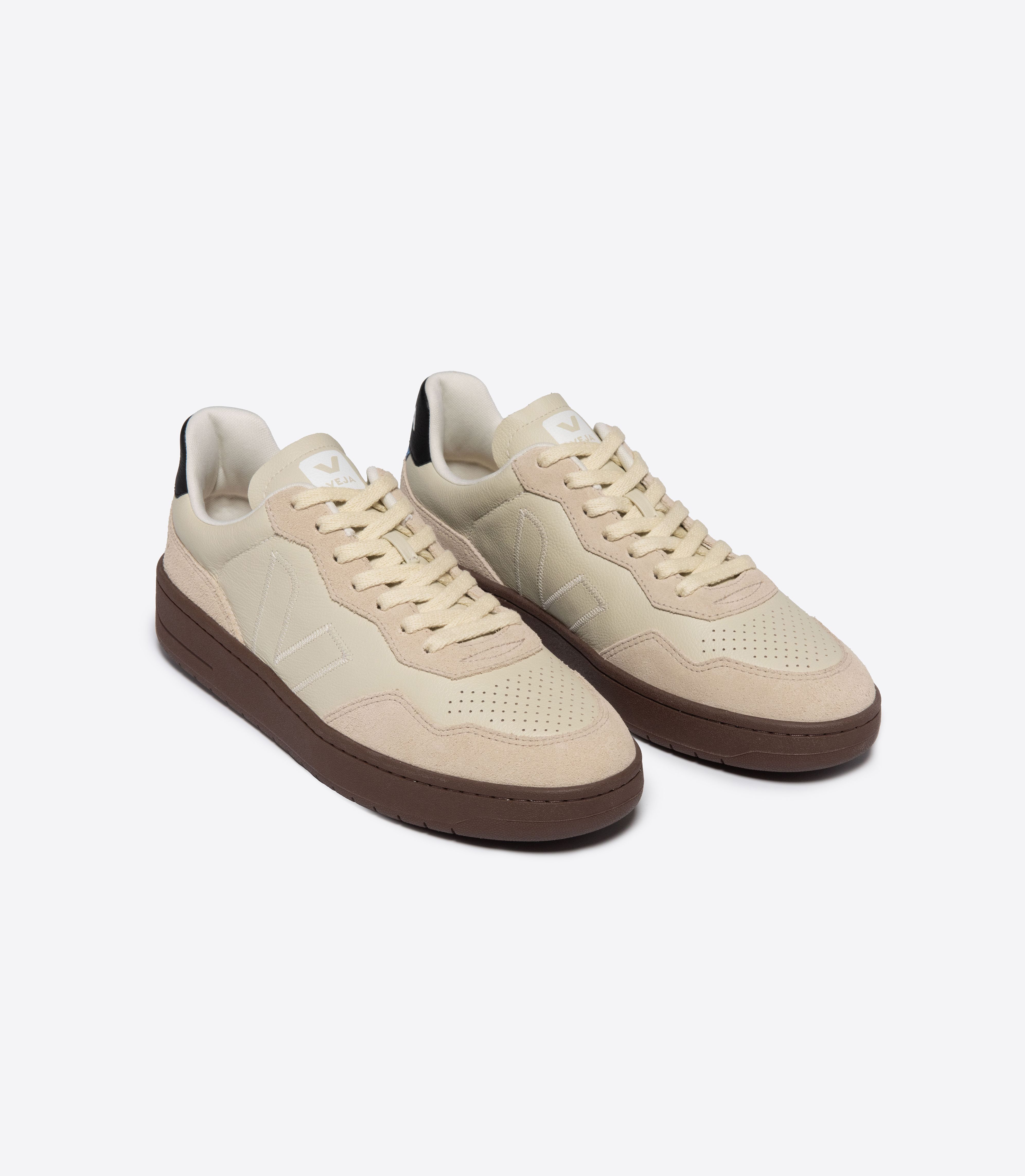 V-90 LEATHER VEJA X CENTRE COMMERCIAL PIERRE DUNE BLACK