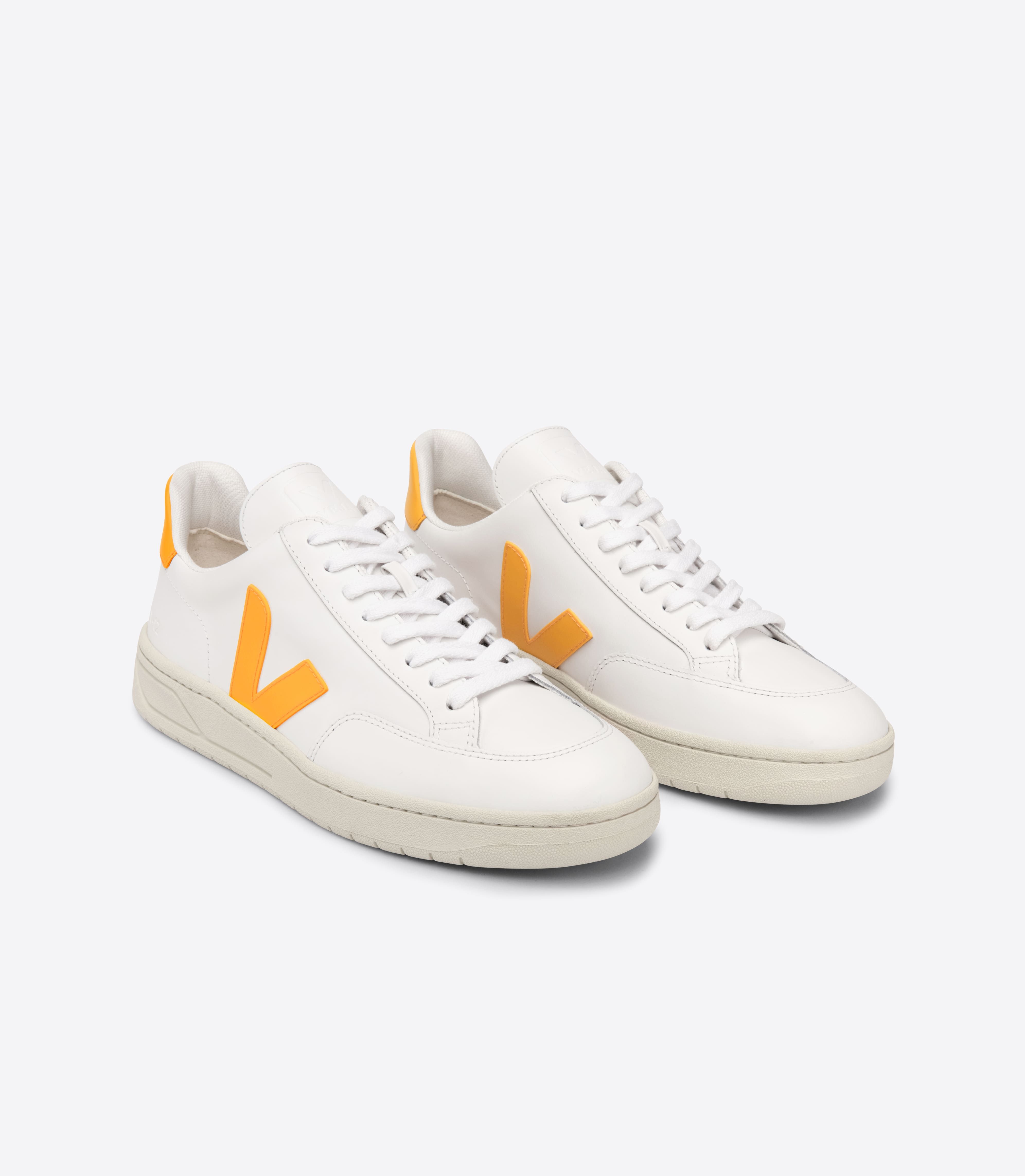 V-12 LEATHER WHITE OURO