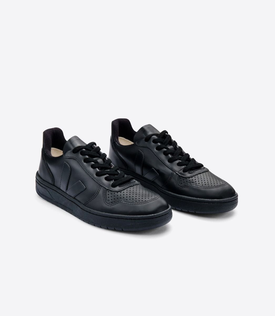 V-10 CWL BLACK BLACK SOLE