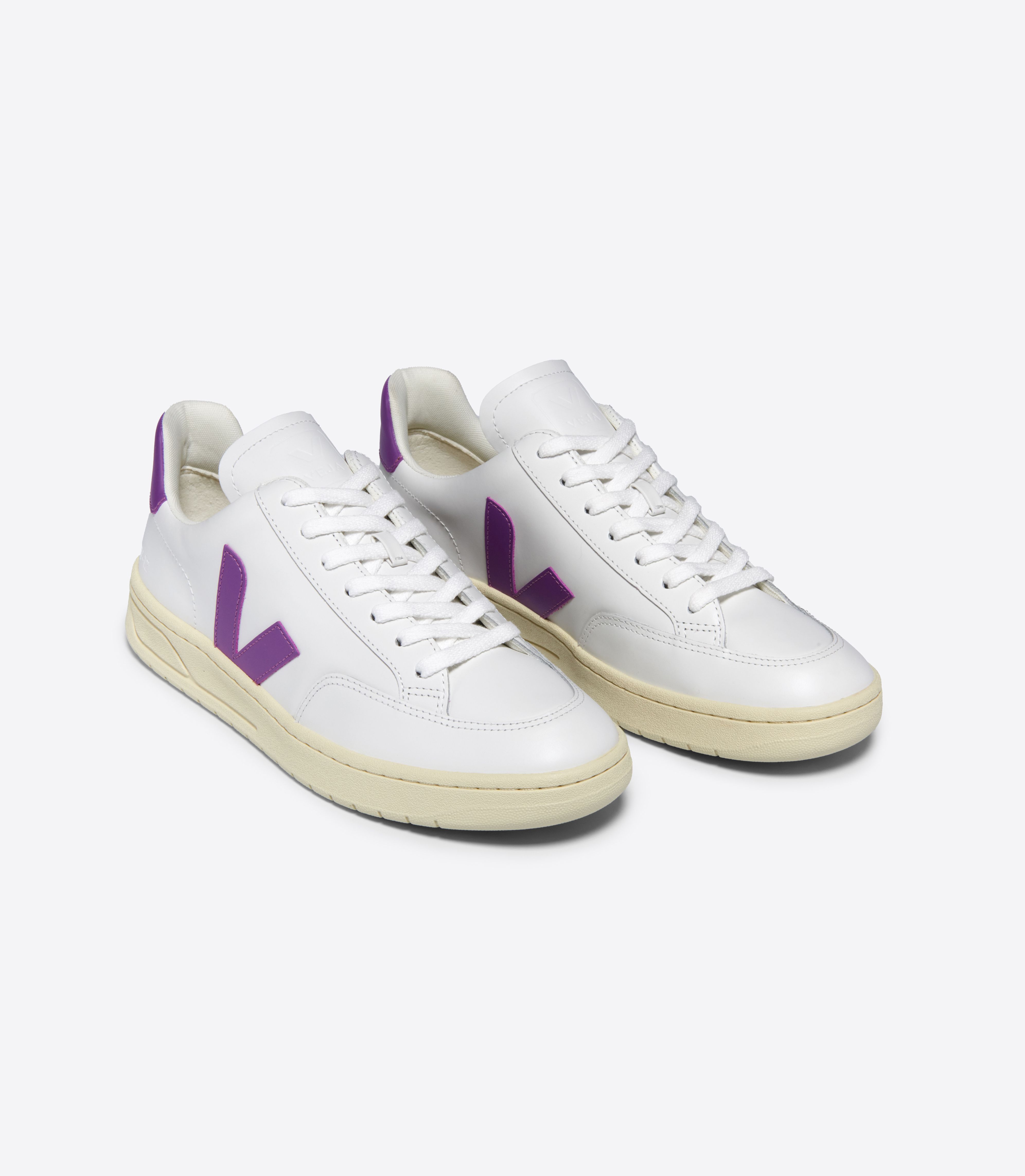 V-12 LEATHER WHITE COSMOS