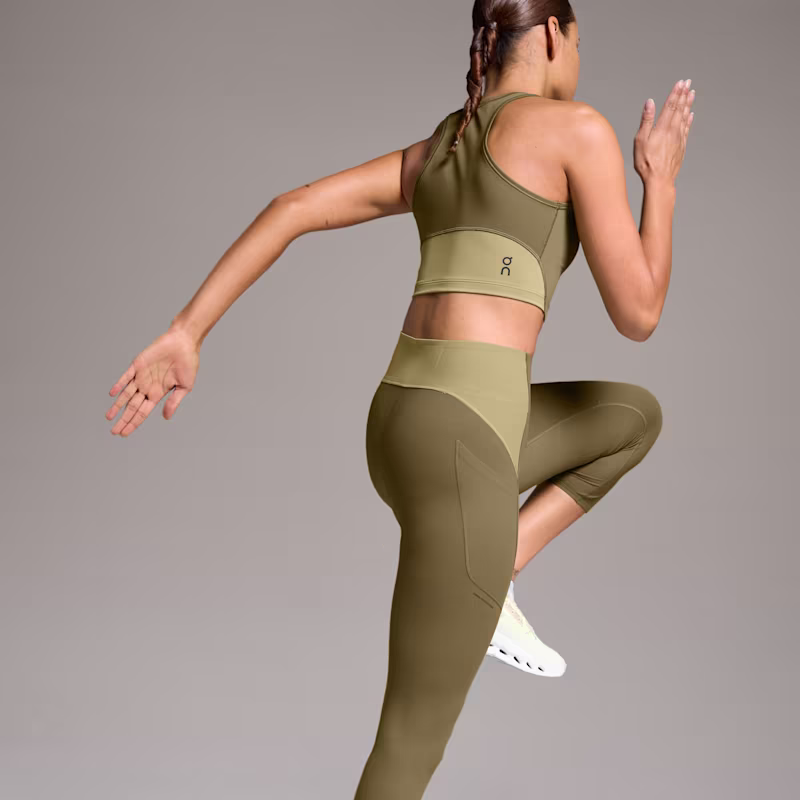 Women's Movement Crop