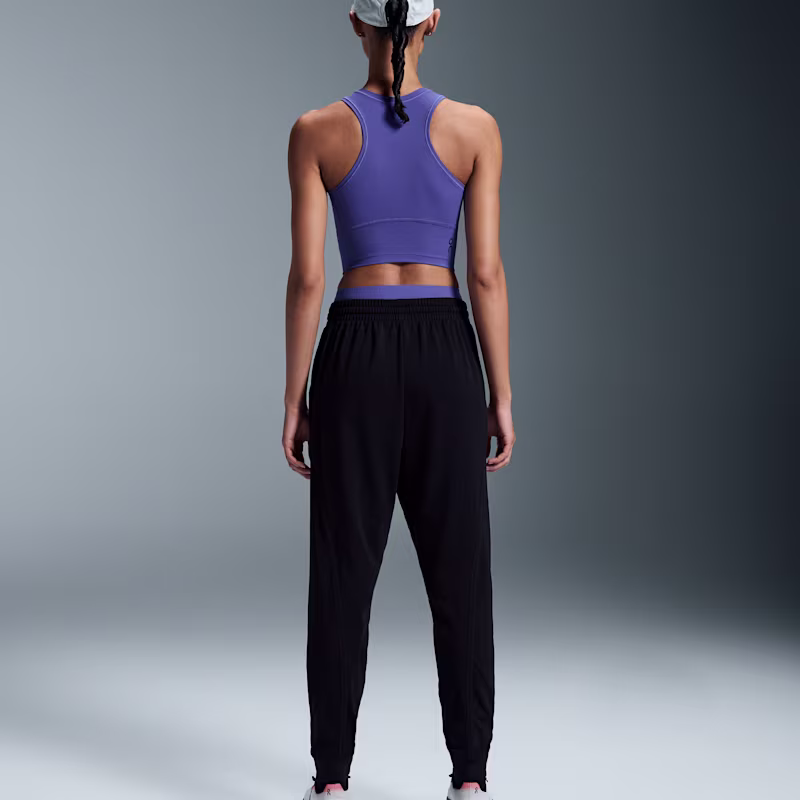 Women's Movement Crop