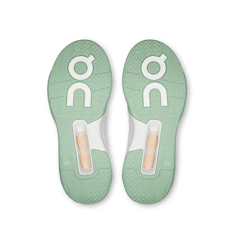 THE ROGER Clubhouse Pro Youth