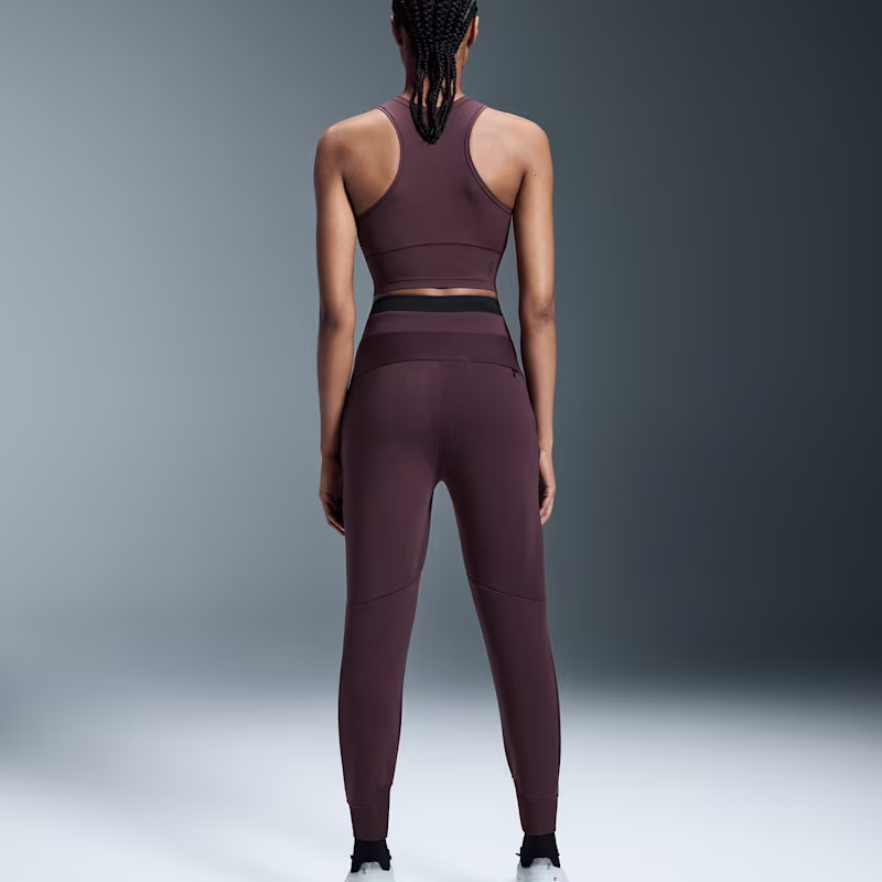 Women's Movement Crop