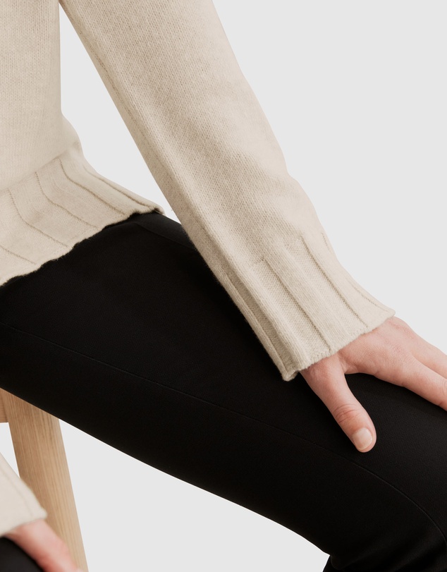 Country Road Deep V-neck Pullover