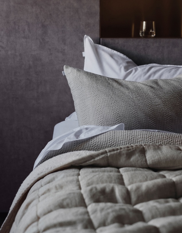 Country Road Sarra Sherpa Throw