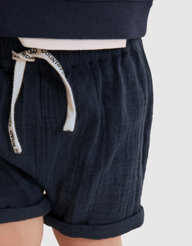 Country Road Textured Short