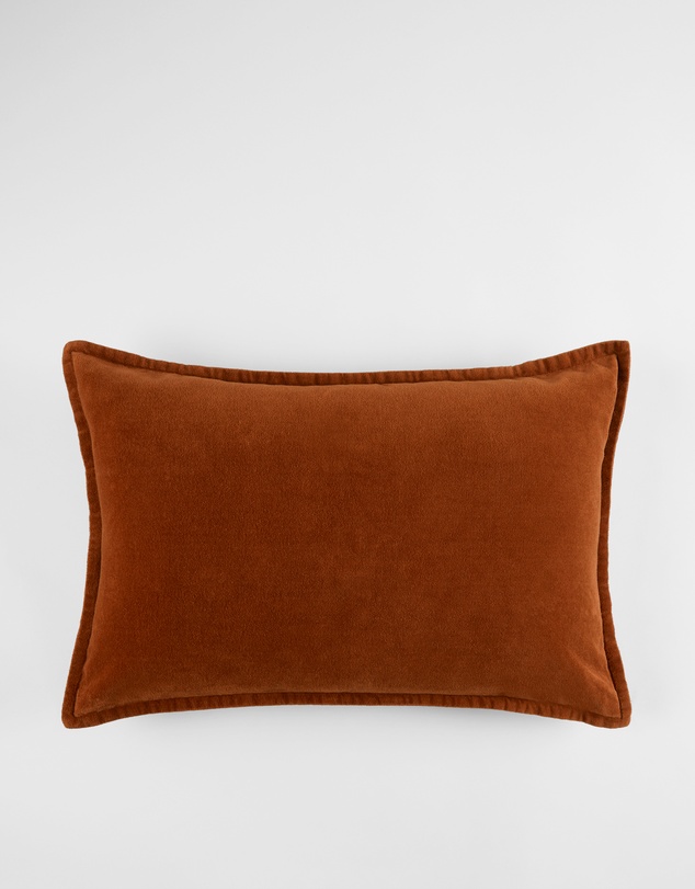 Country Road Syrah 40x60 Cushion