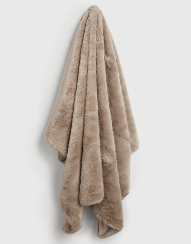 Country Road Loui Faux Fur Throw
