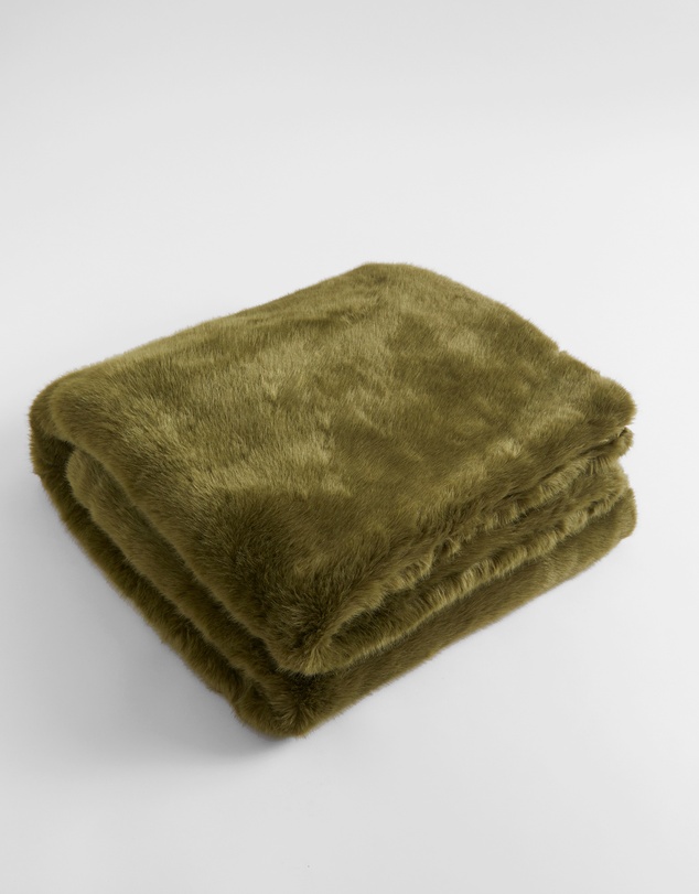 Country Road Loui Faux Fur Throw