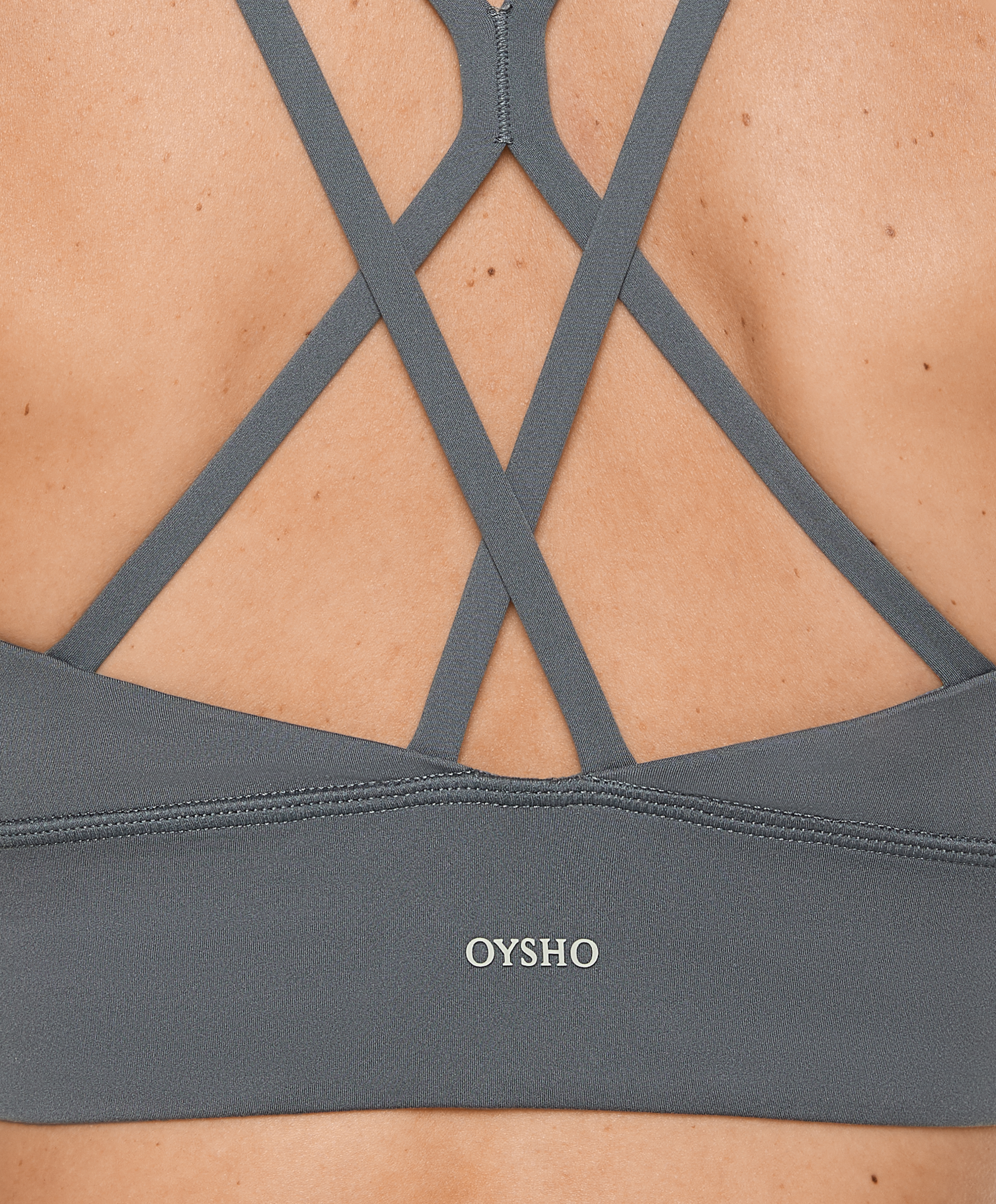 Medium-support comfortlux sports bra with cups