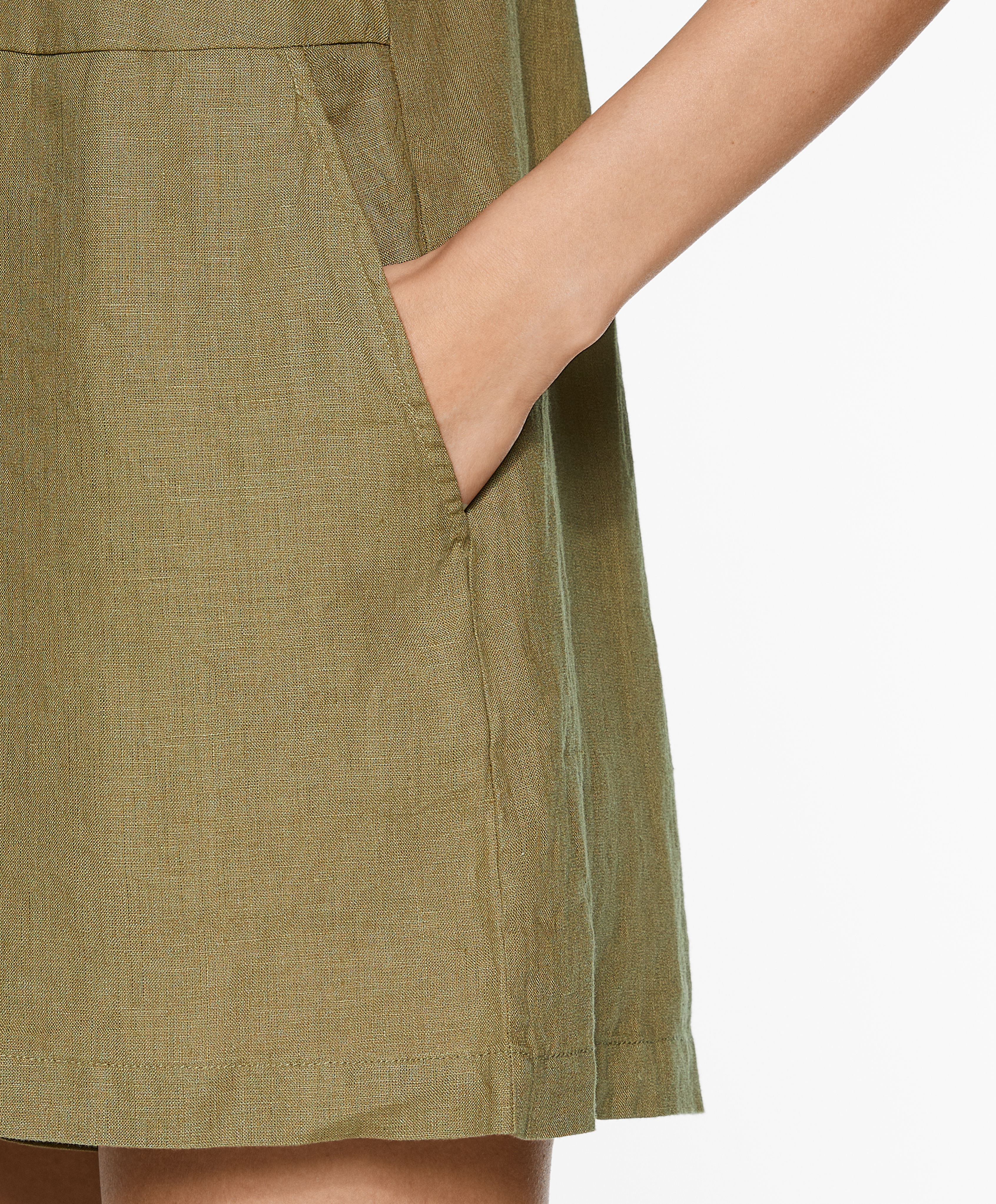 Short strappy jumpsuit in 100% linen