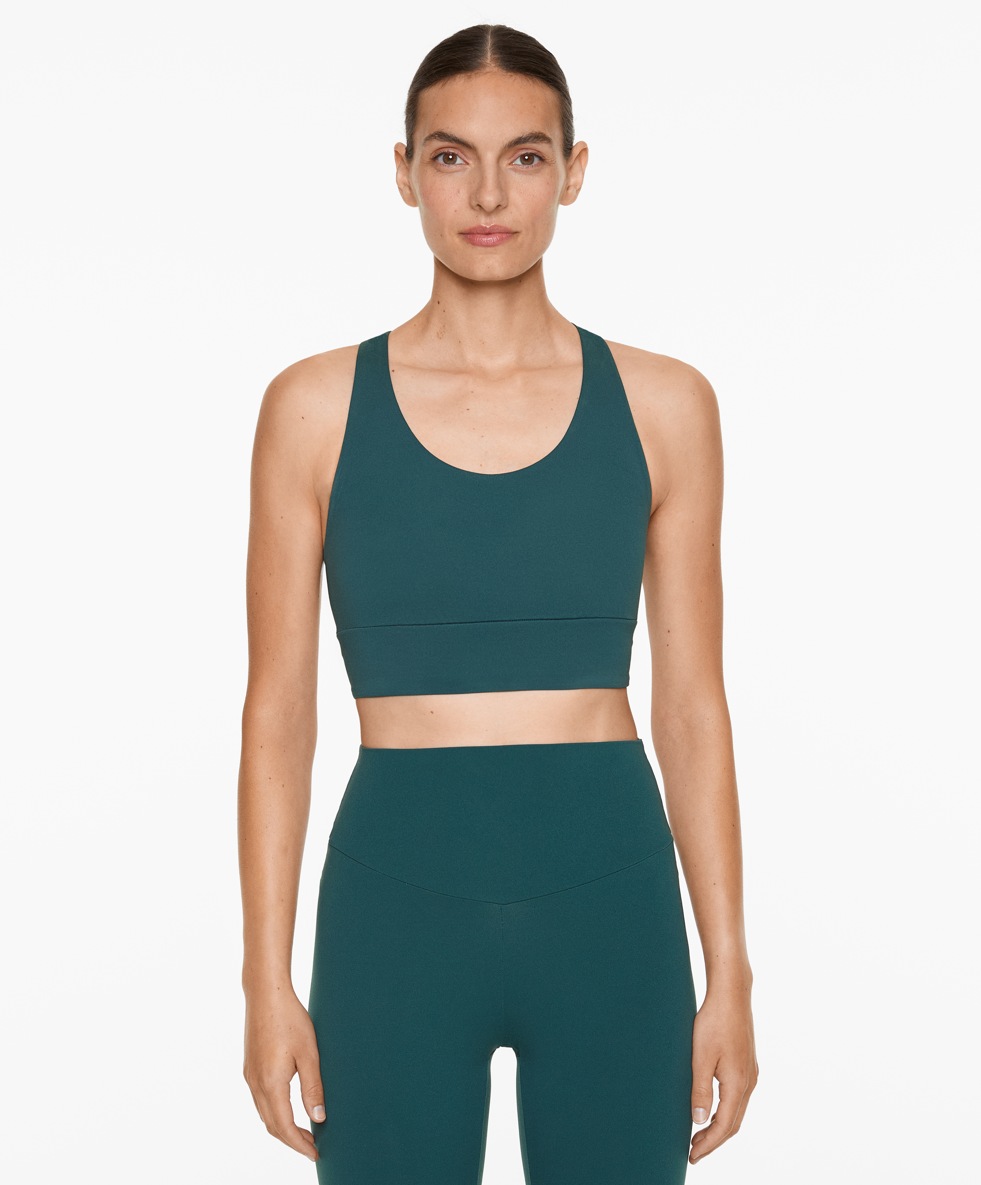 Medium-support comfortlux open-back sports bra with cups