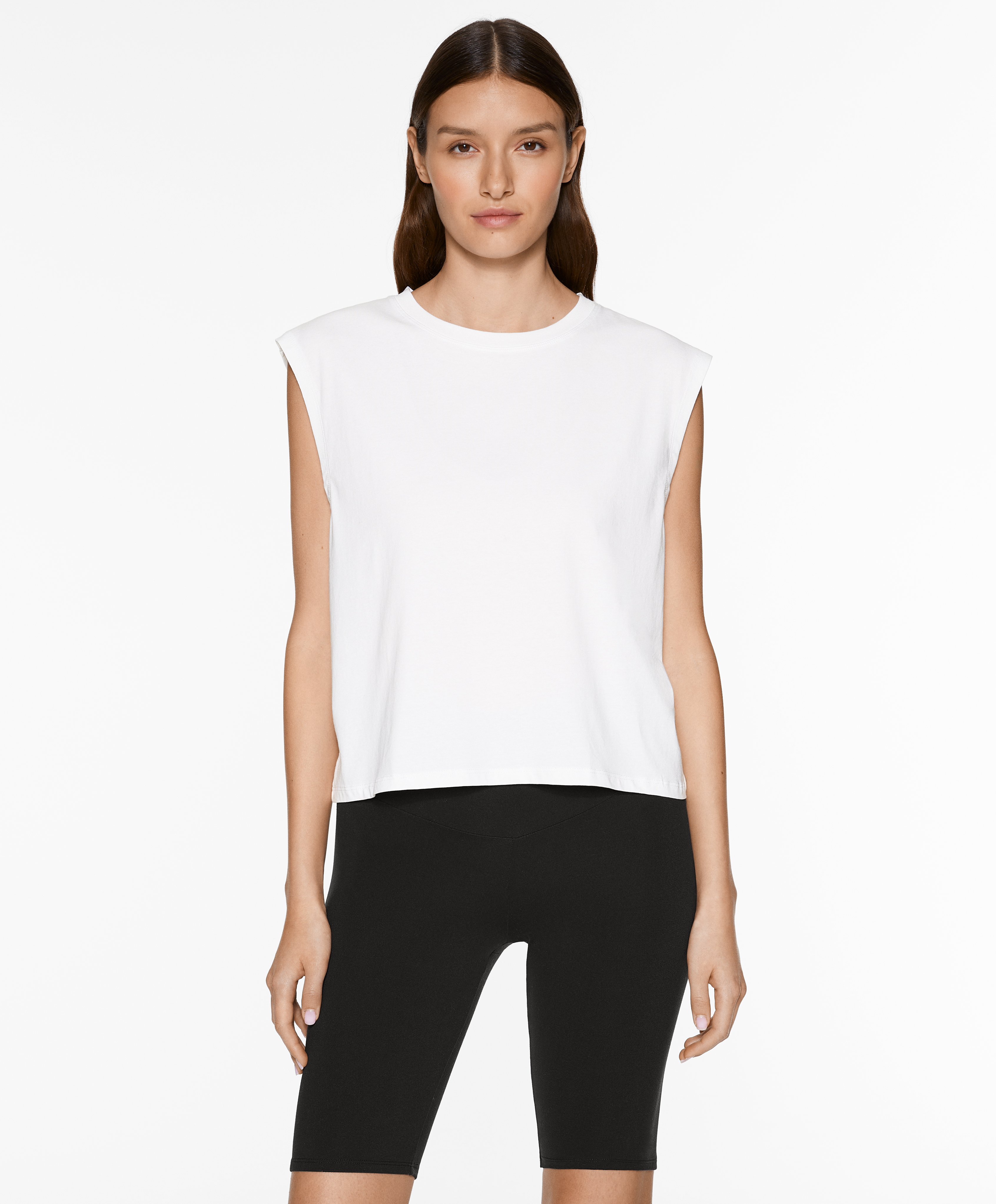 Cotton blend sleeveless seamless T-shirt