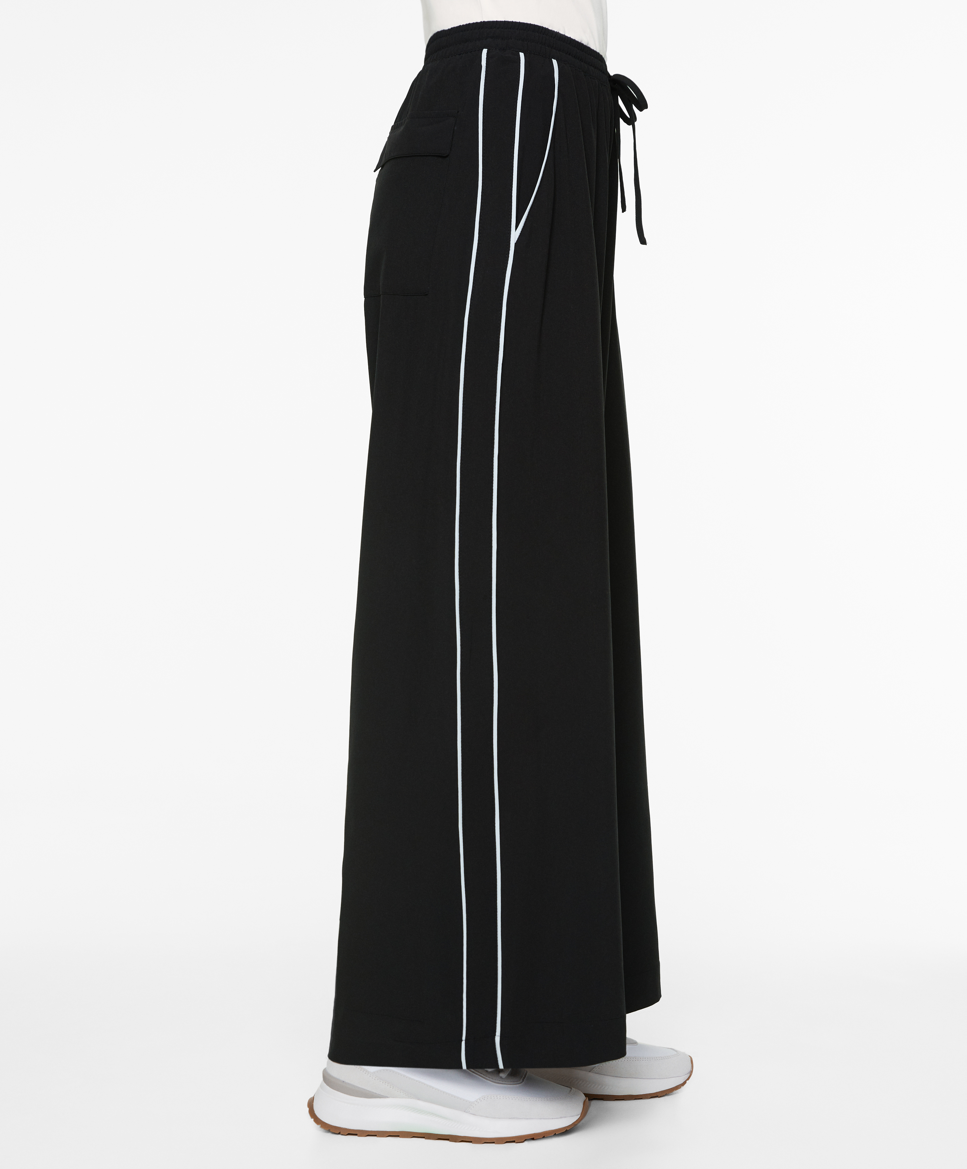 Water-repellent straight-leg trousers