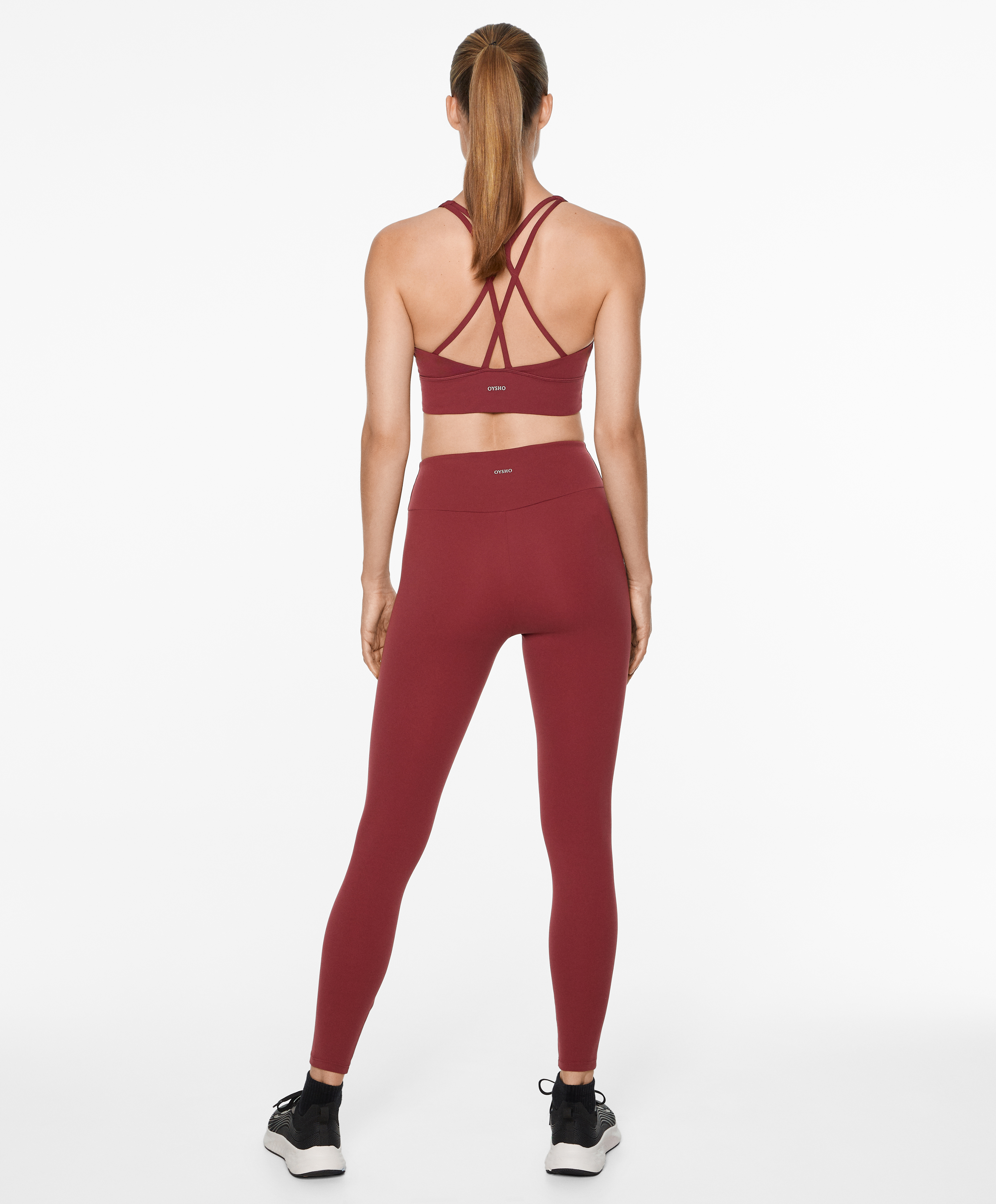 Medium-support comfortlux sports bra with cups
