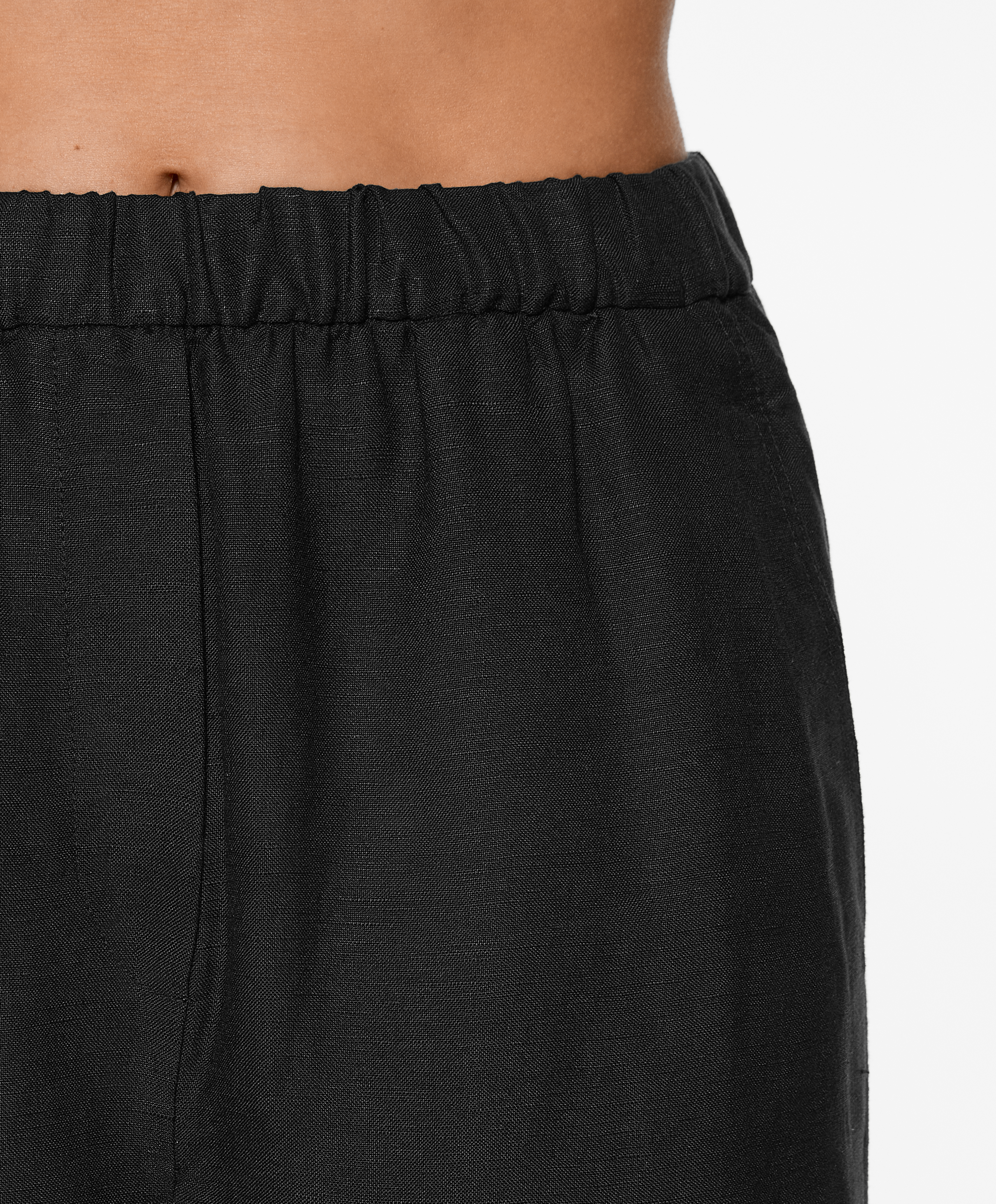 Slim-fit trousers with linen