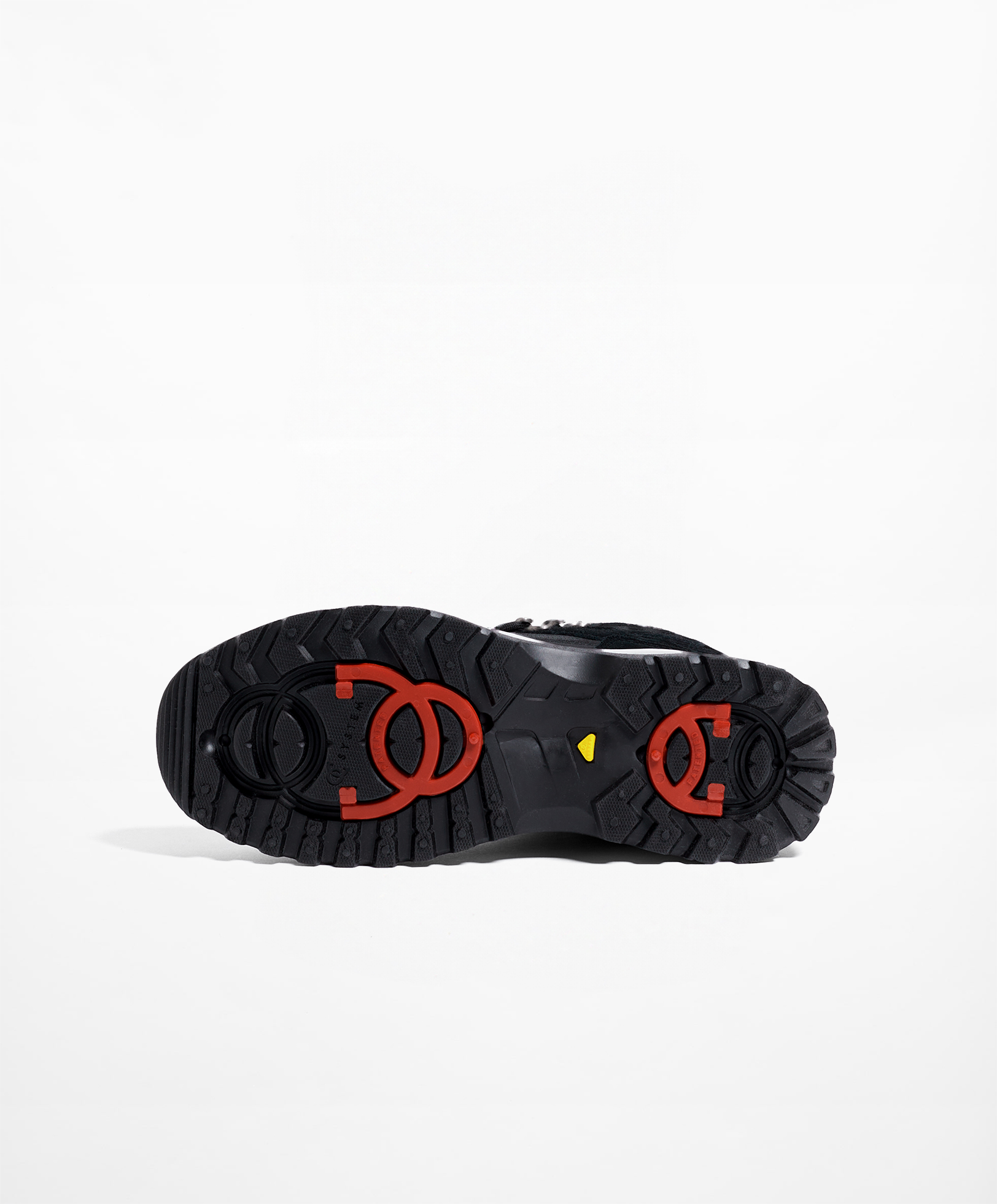 High-top mountain boots