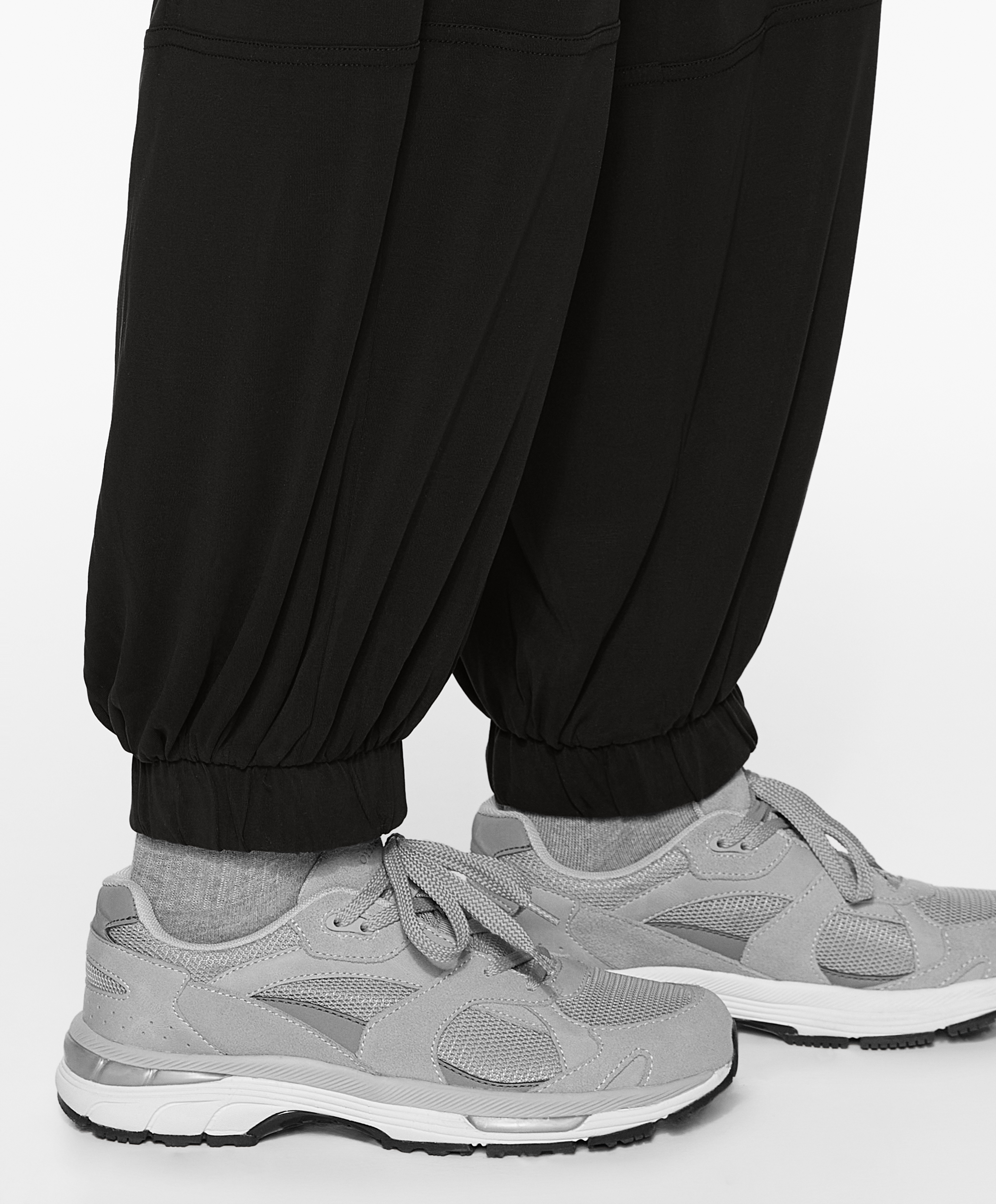 Extra-wide joggers with modal