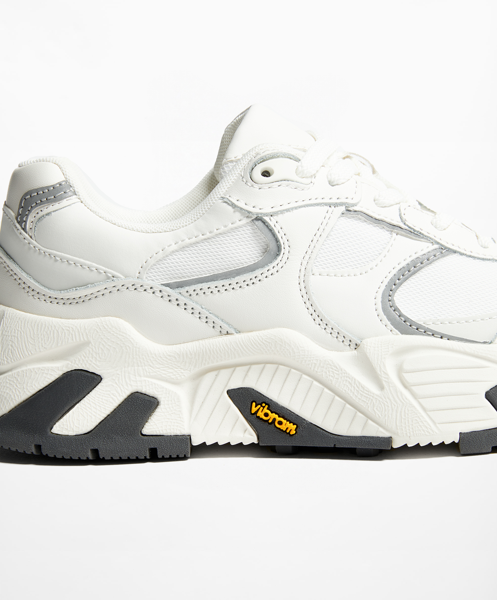 Vibram® XS TREK trainers