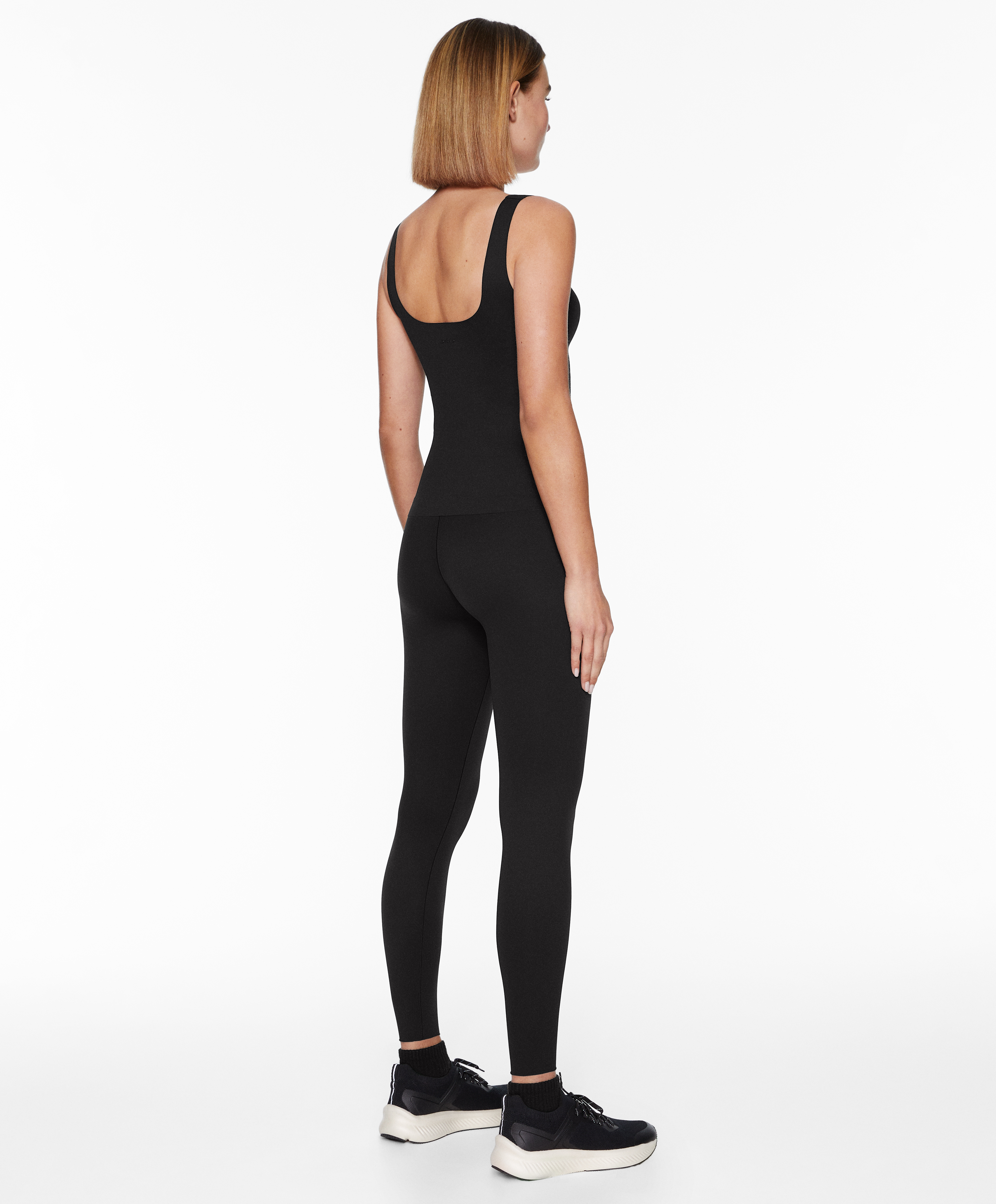 Perfect-adapt vest top with cups