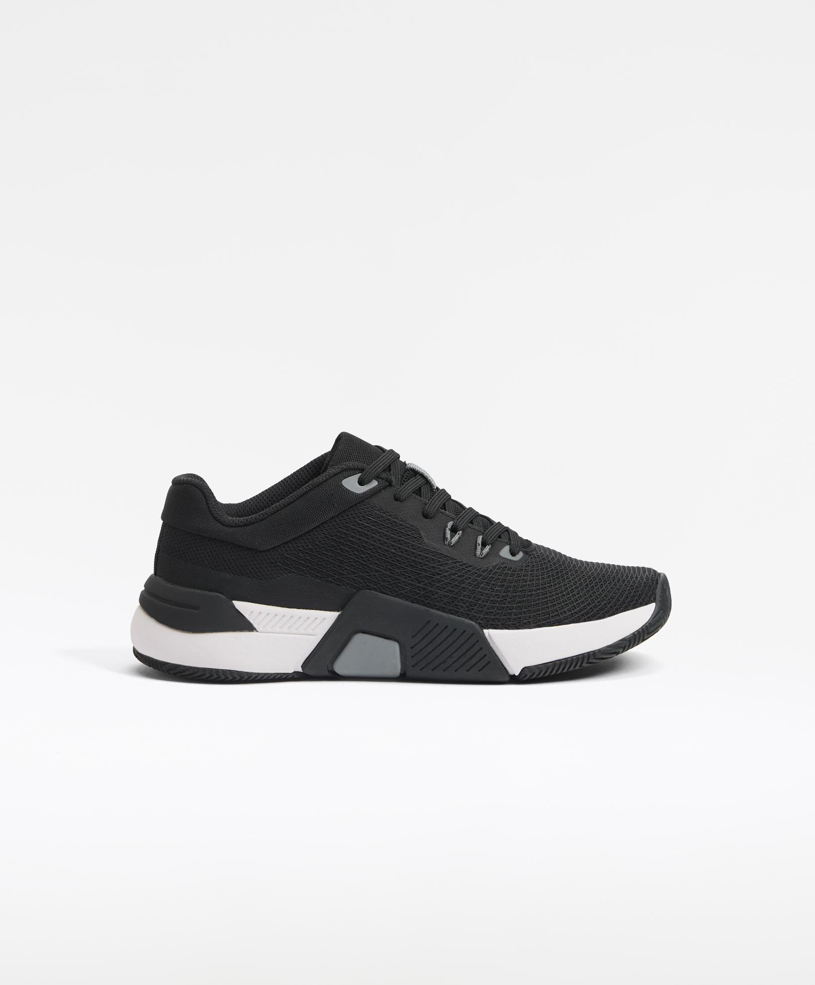 Strength training shoes
