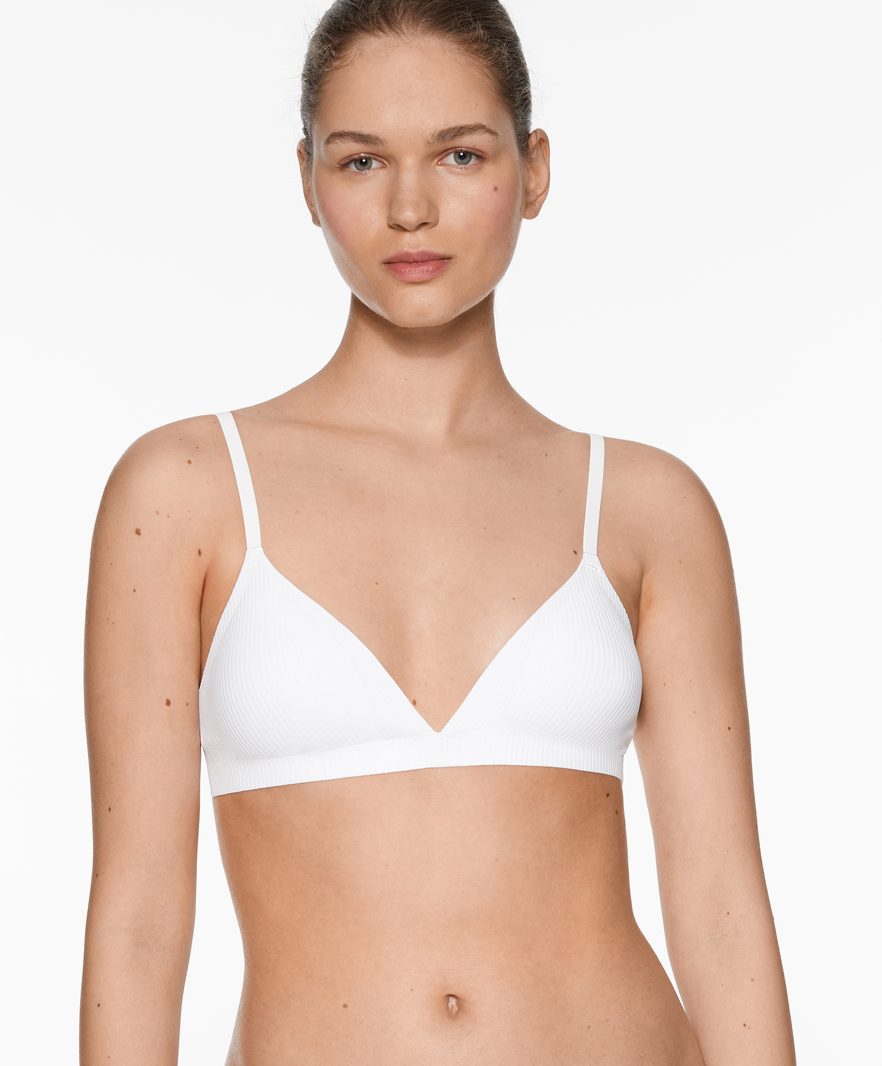 Invisible micro rib triangle bra