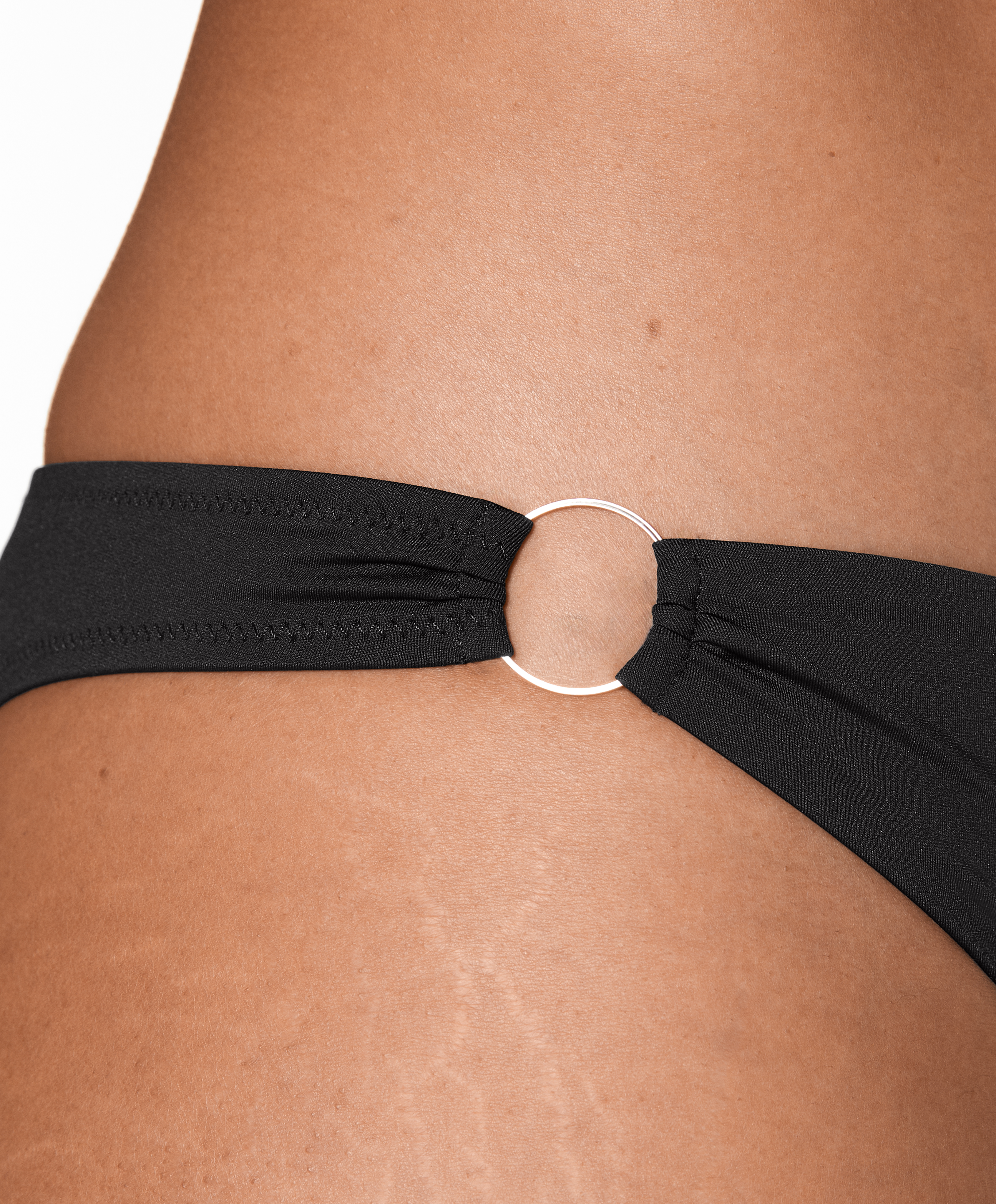 Medium-coverage ring bikini briefs