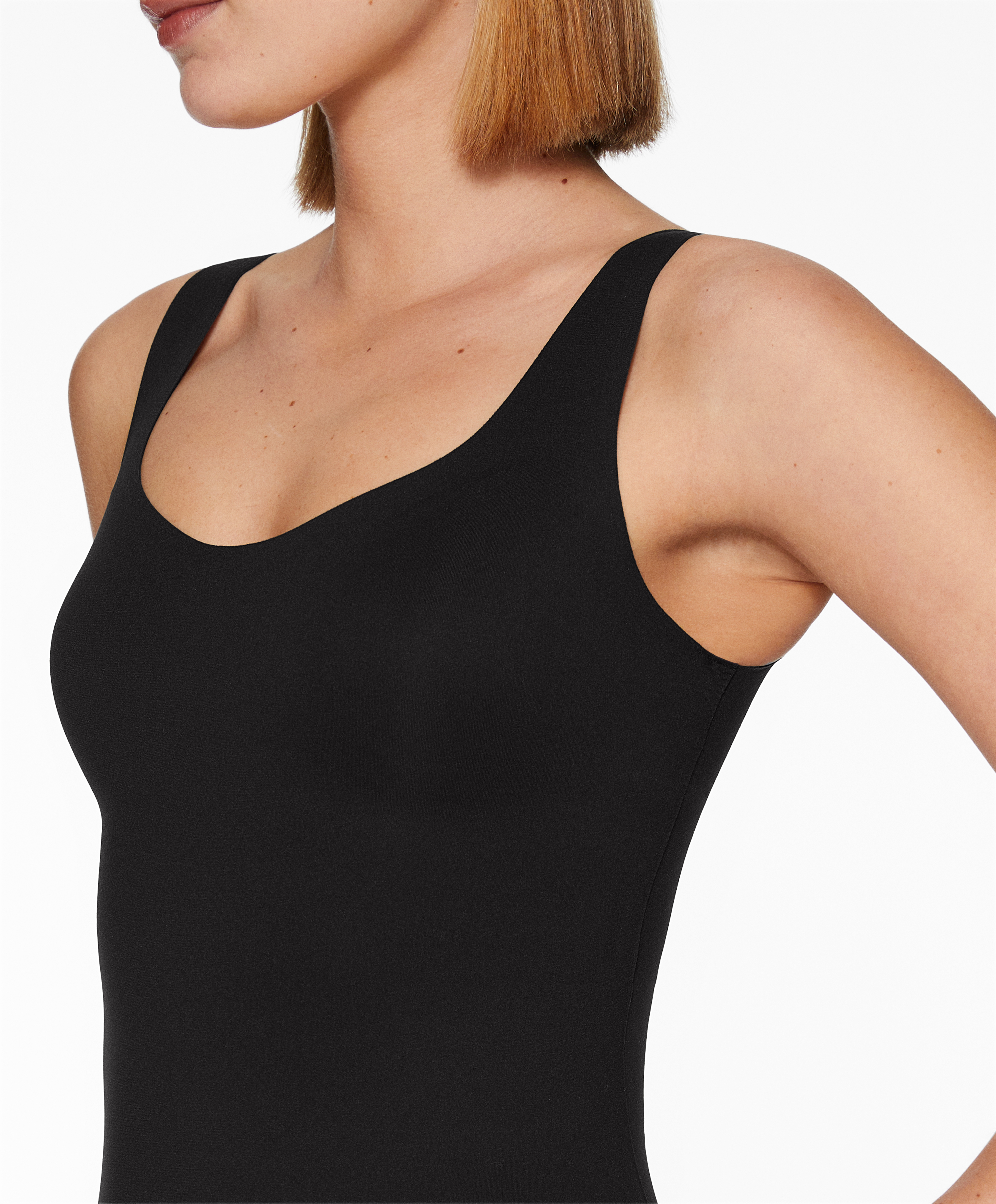 Perfect-adapt vest top with cups