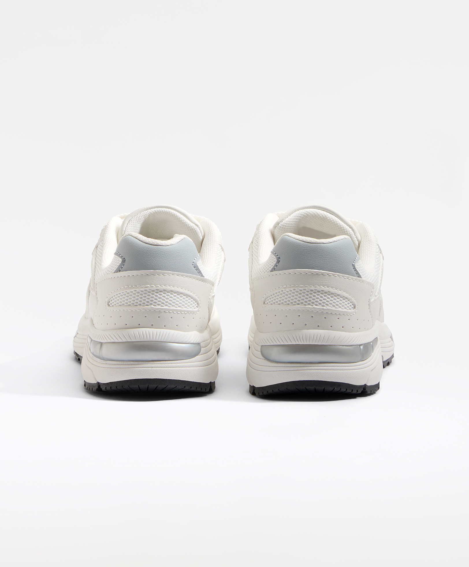 Running-style trainers