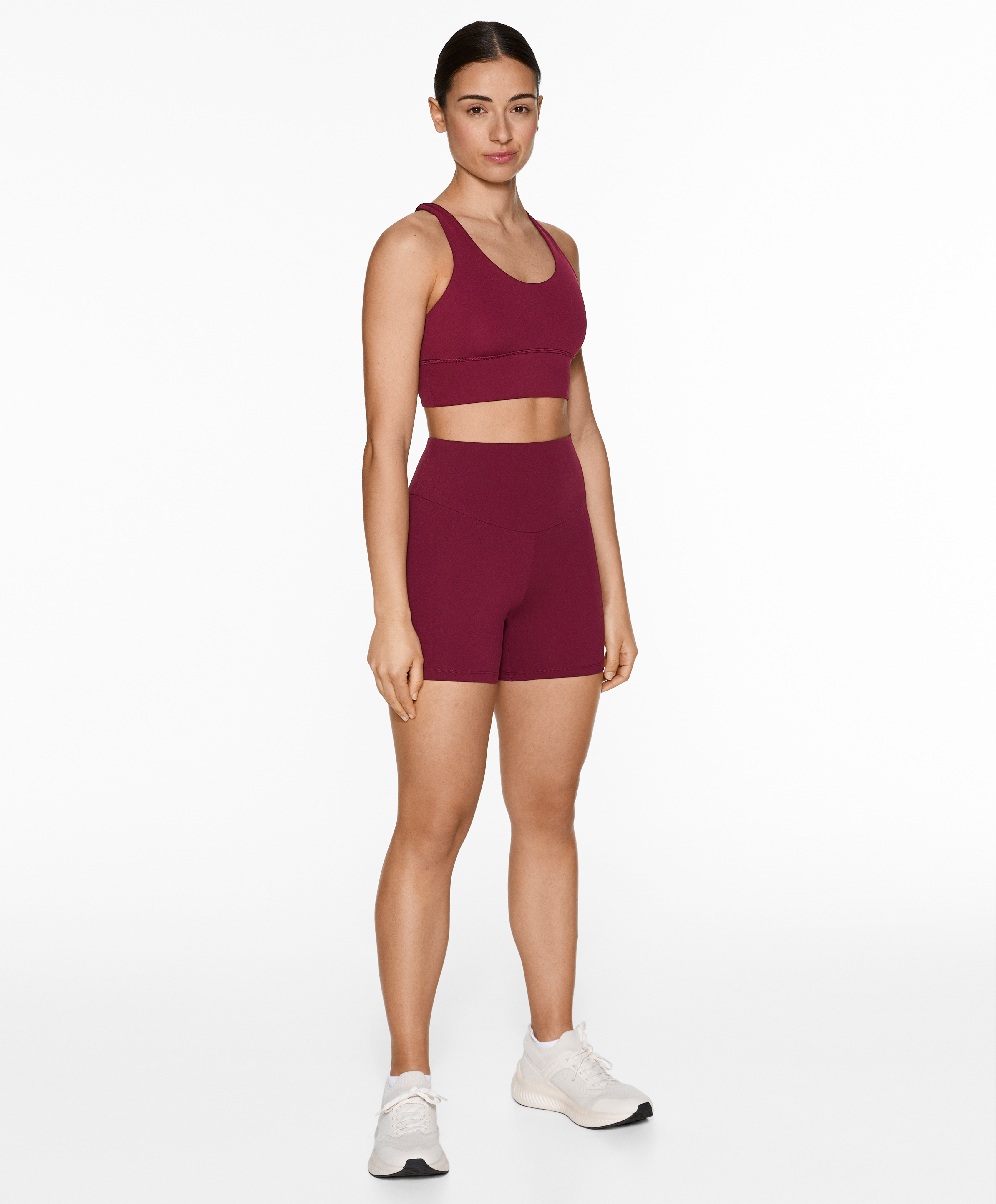 Medium-support comfortlux sports bra with cups