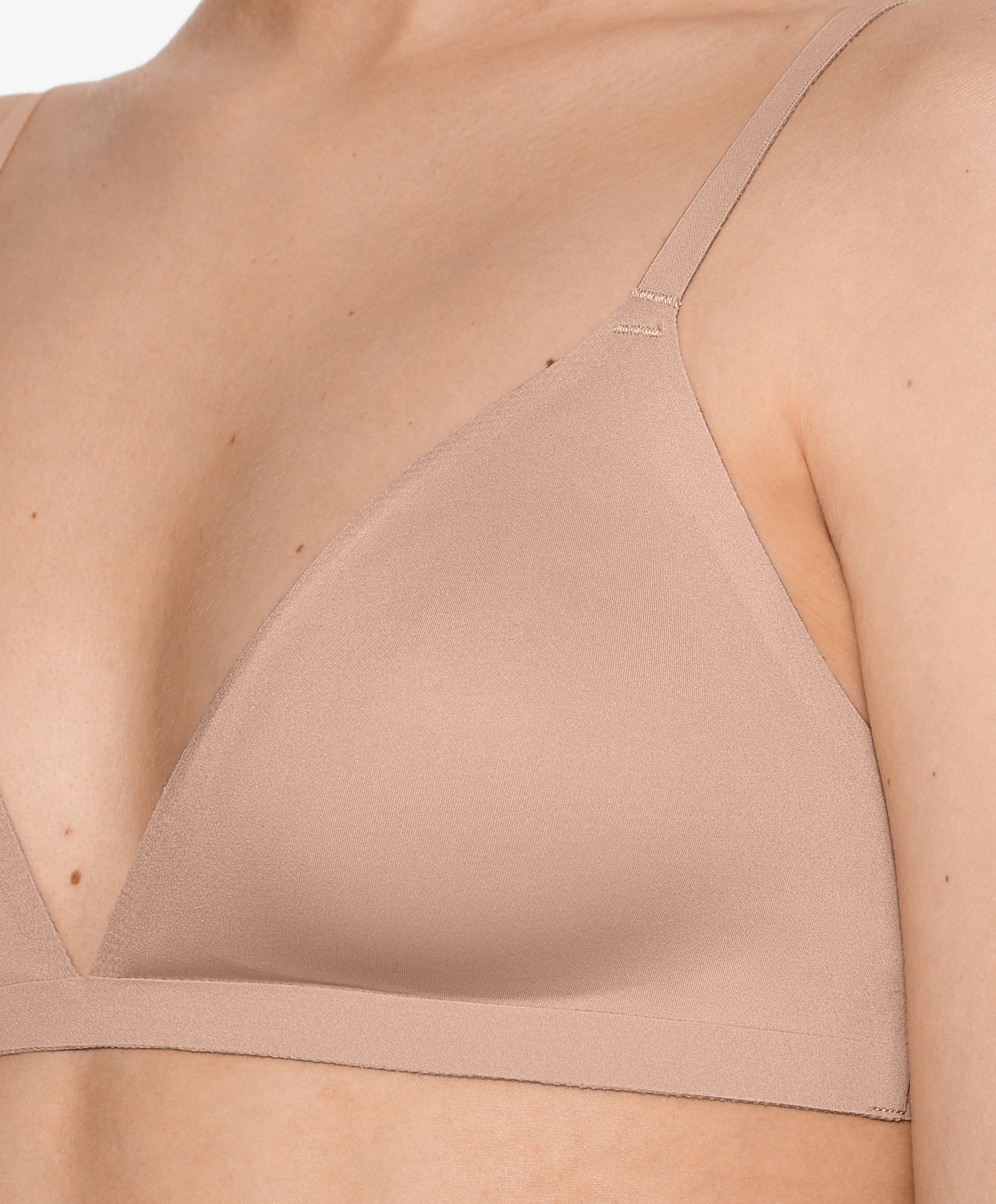 Invisible laser-cut triangle bra