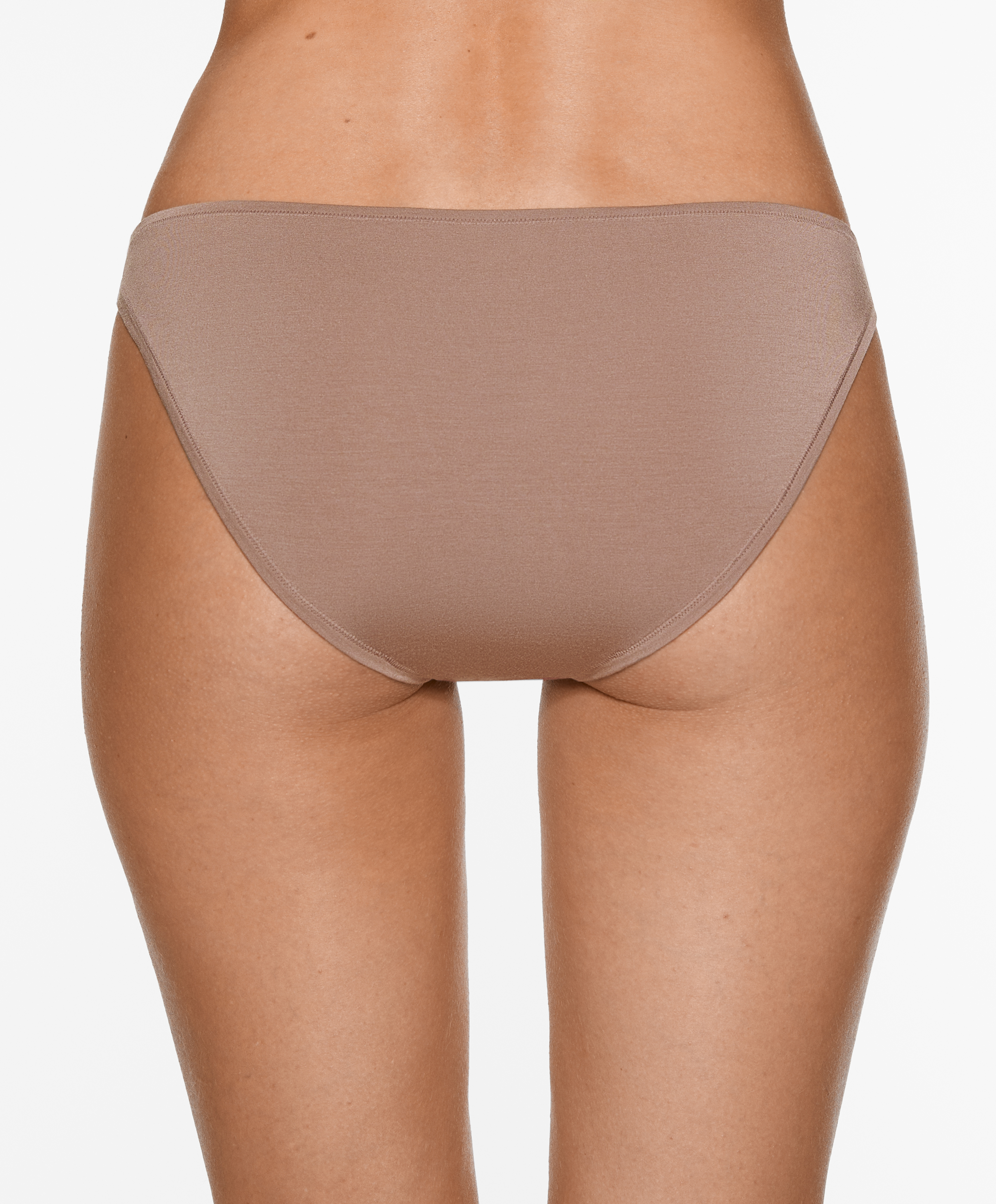 2 classic briefs in a modal blend and 16% silk