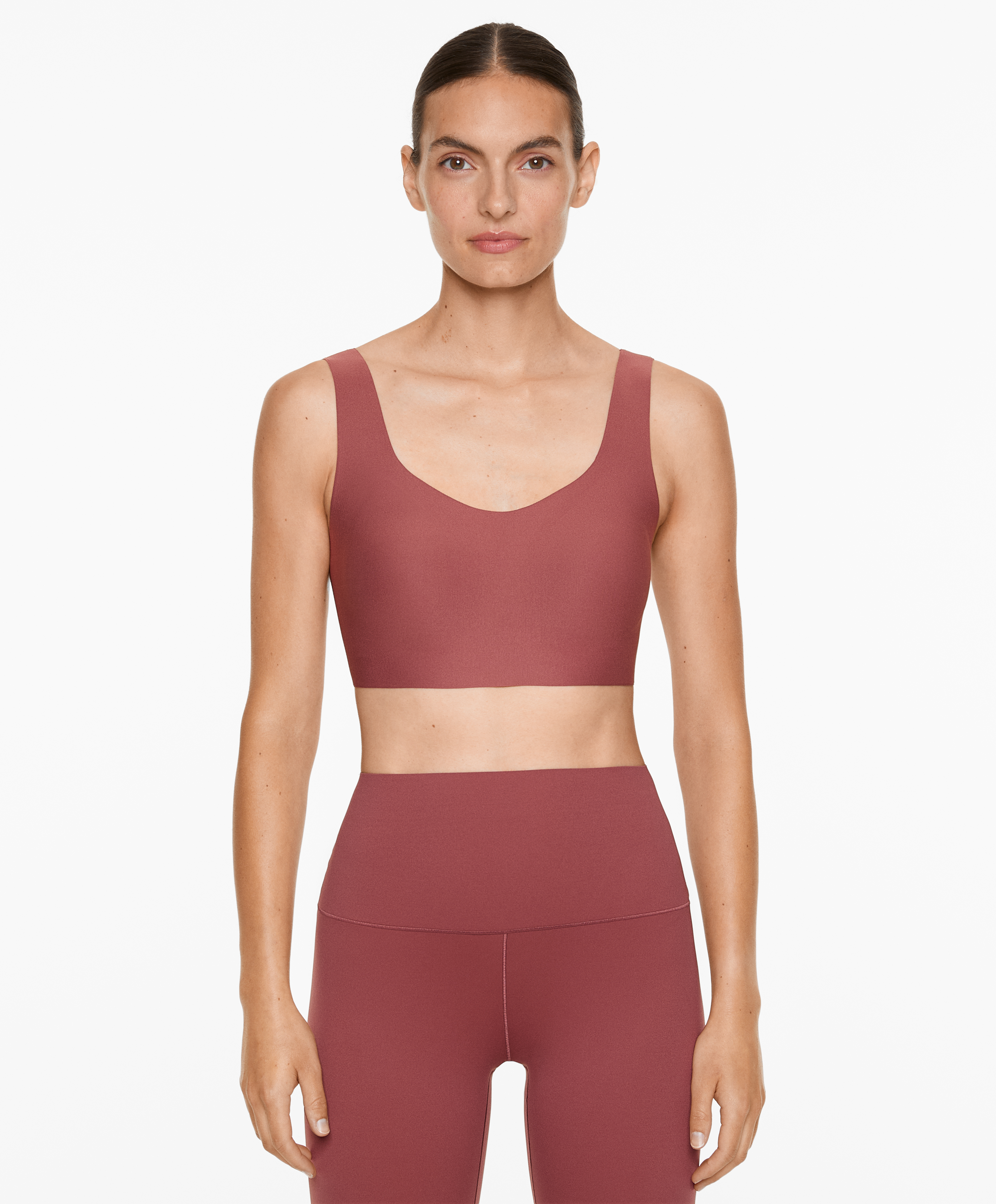 Perfect-adapt medium-support sports bra with cups