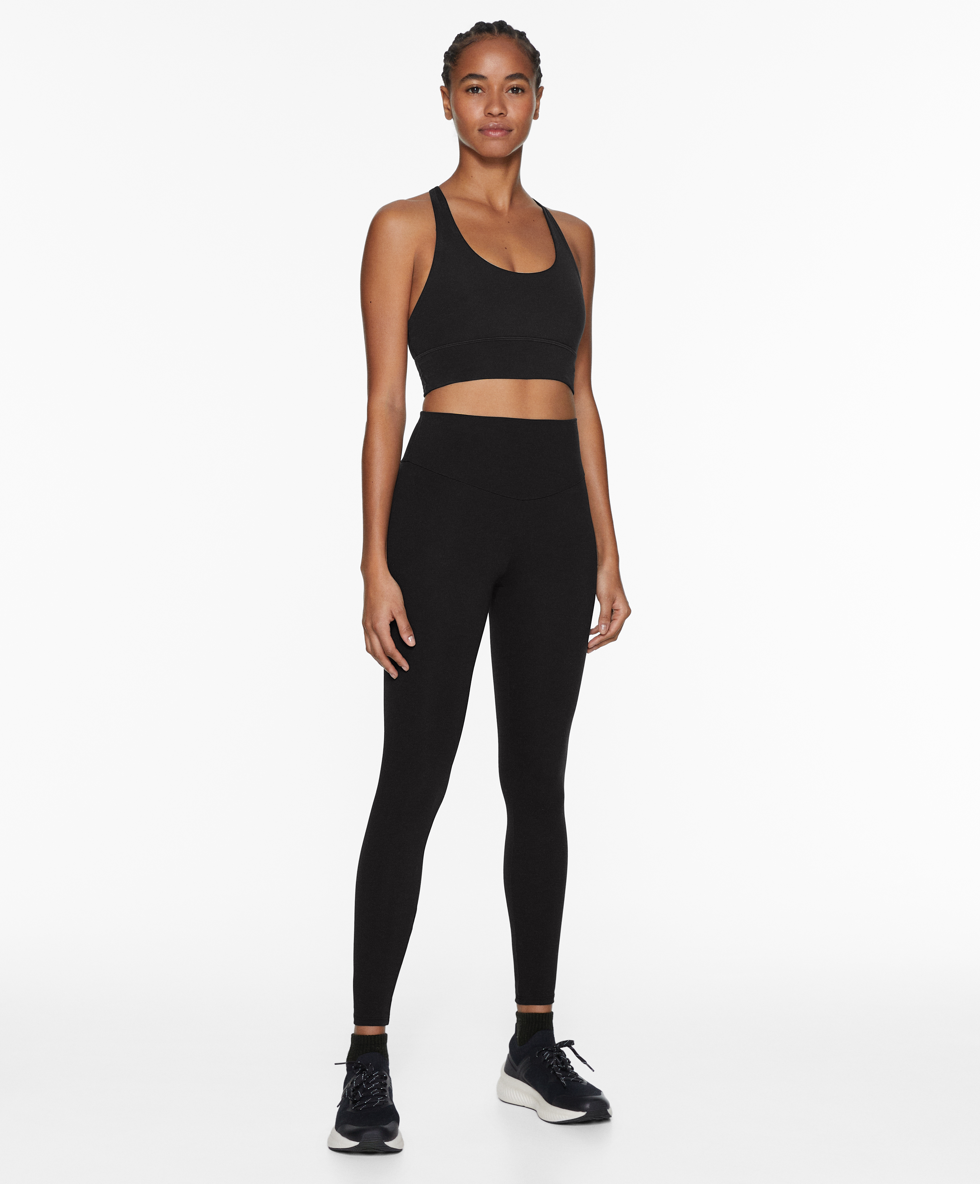 Medium-support comfortlux sports bra with cups