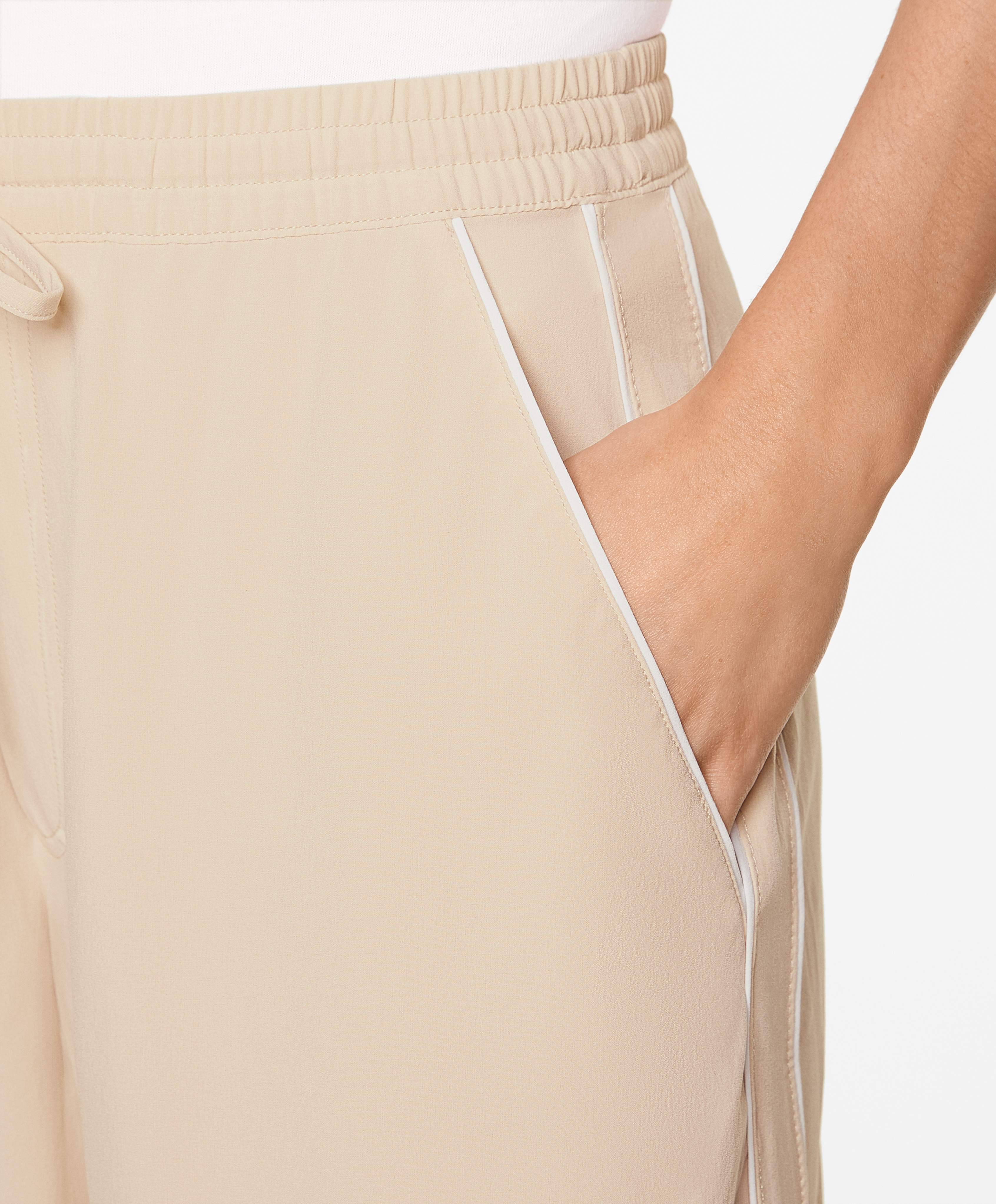 Water-repellent straight-leg trousers