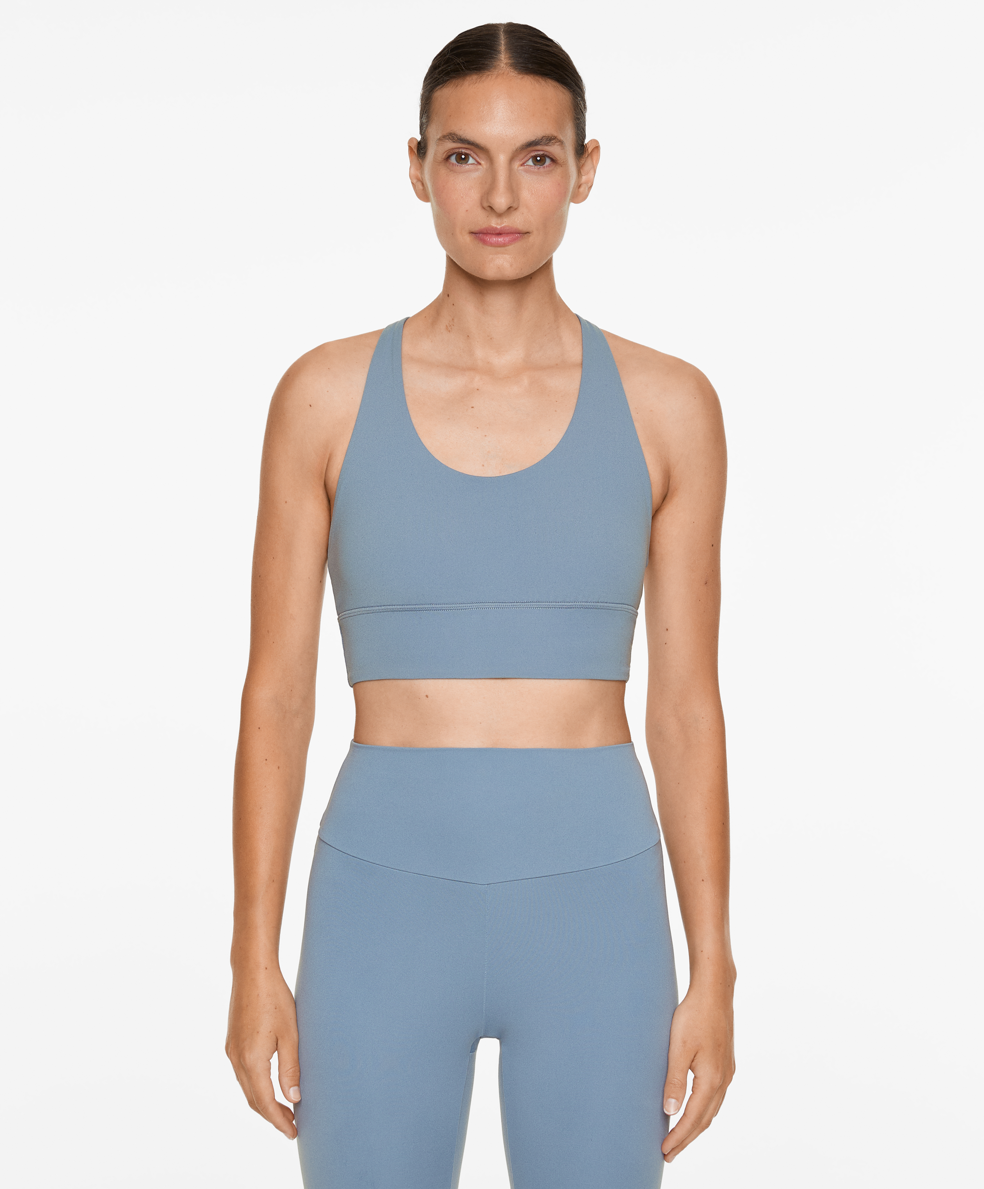 Medium-support comfortlux sports bra with cups