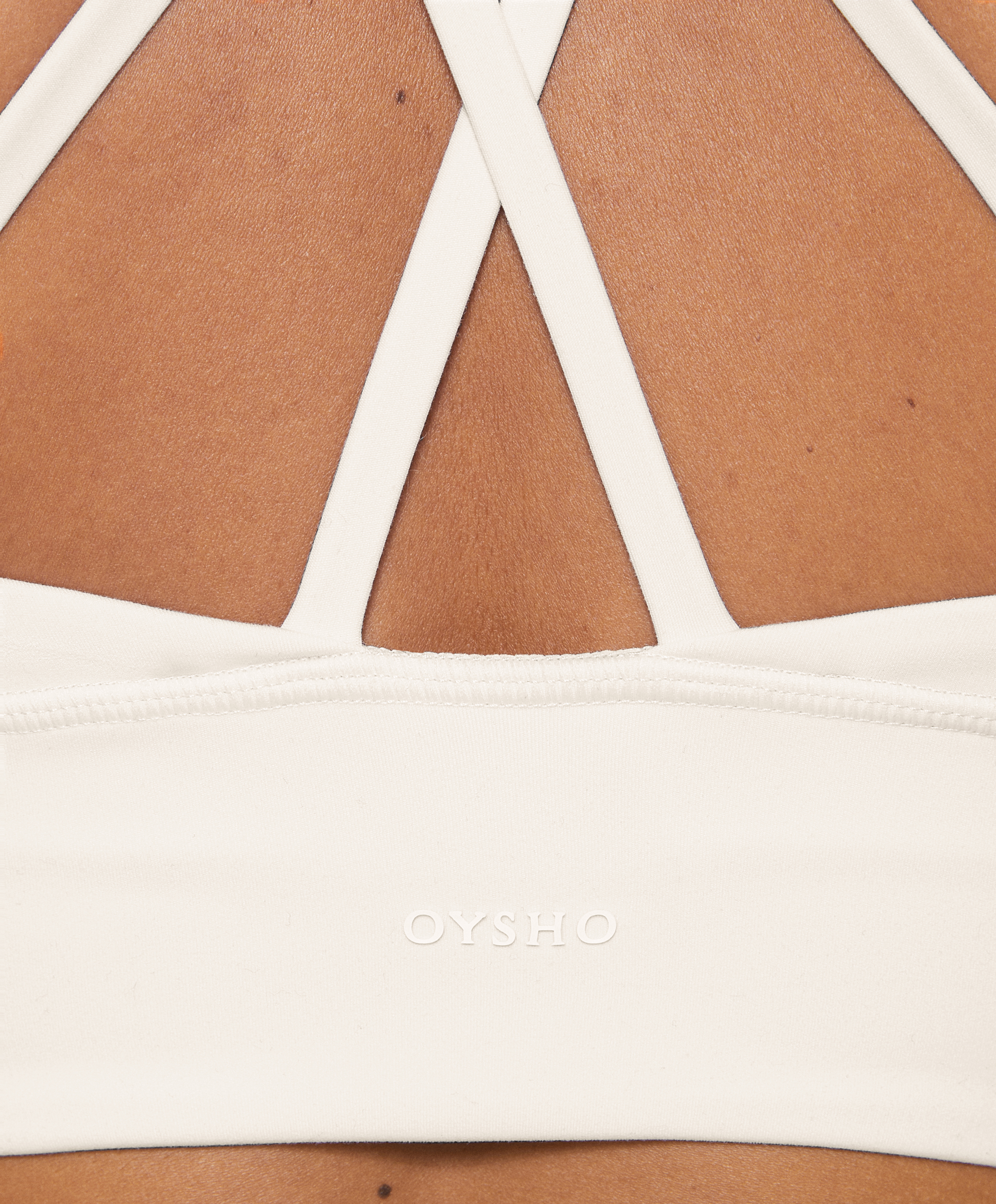 Medium-support comfortlux sports bra with cups
