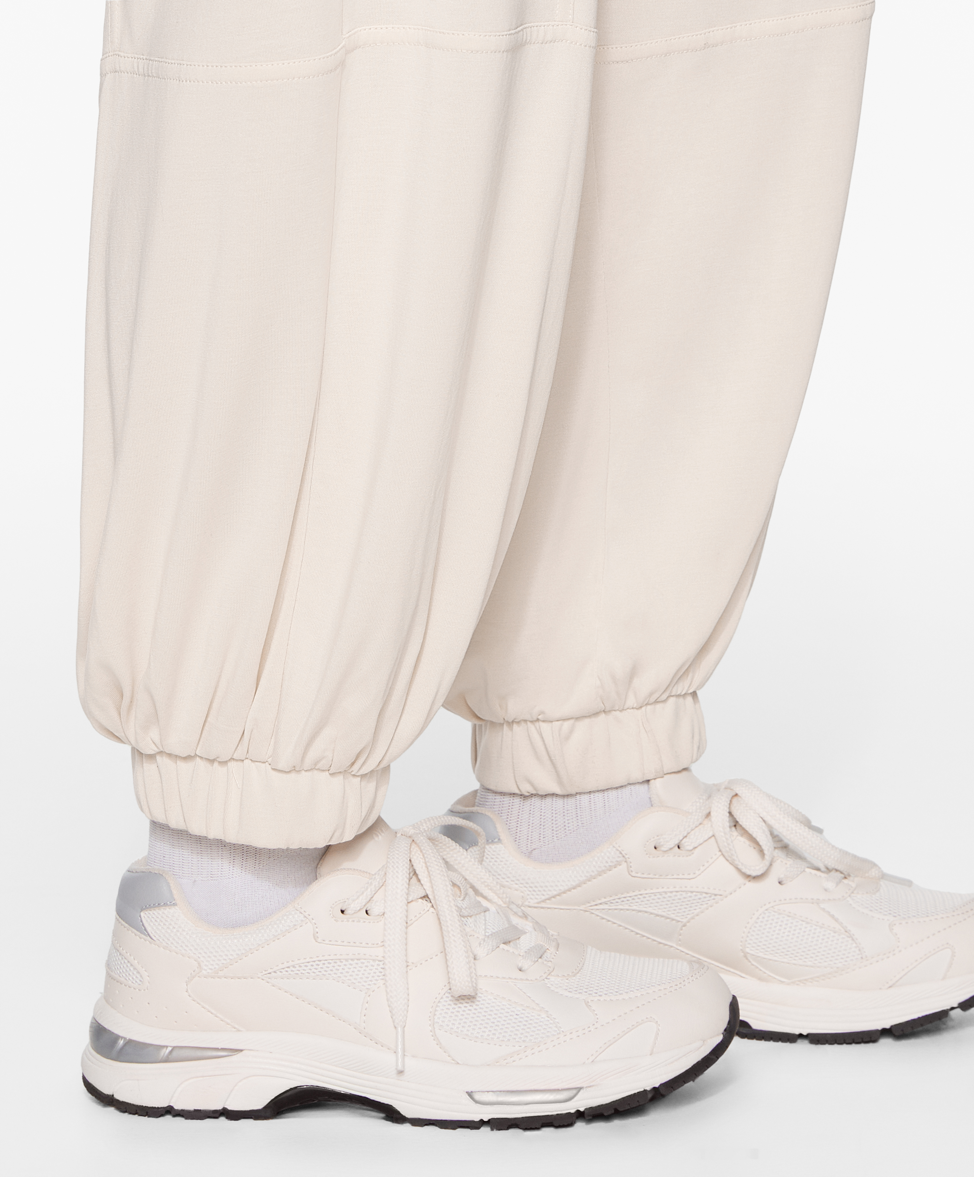 Extra-wide joggers with modal