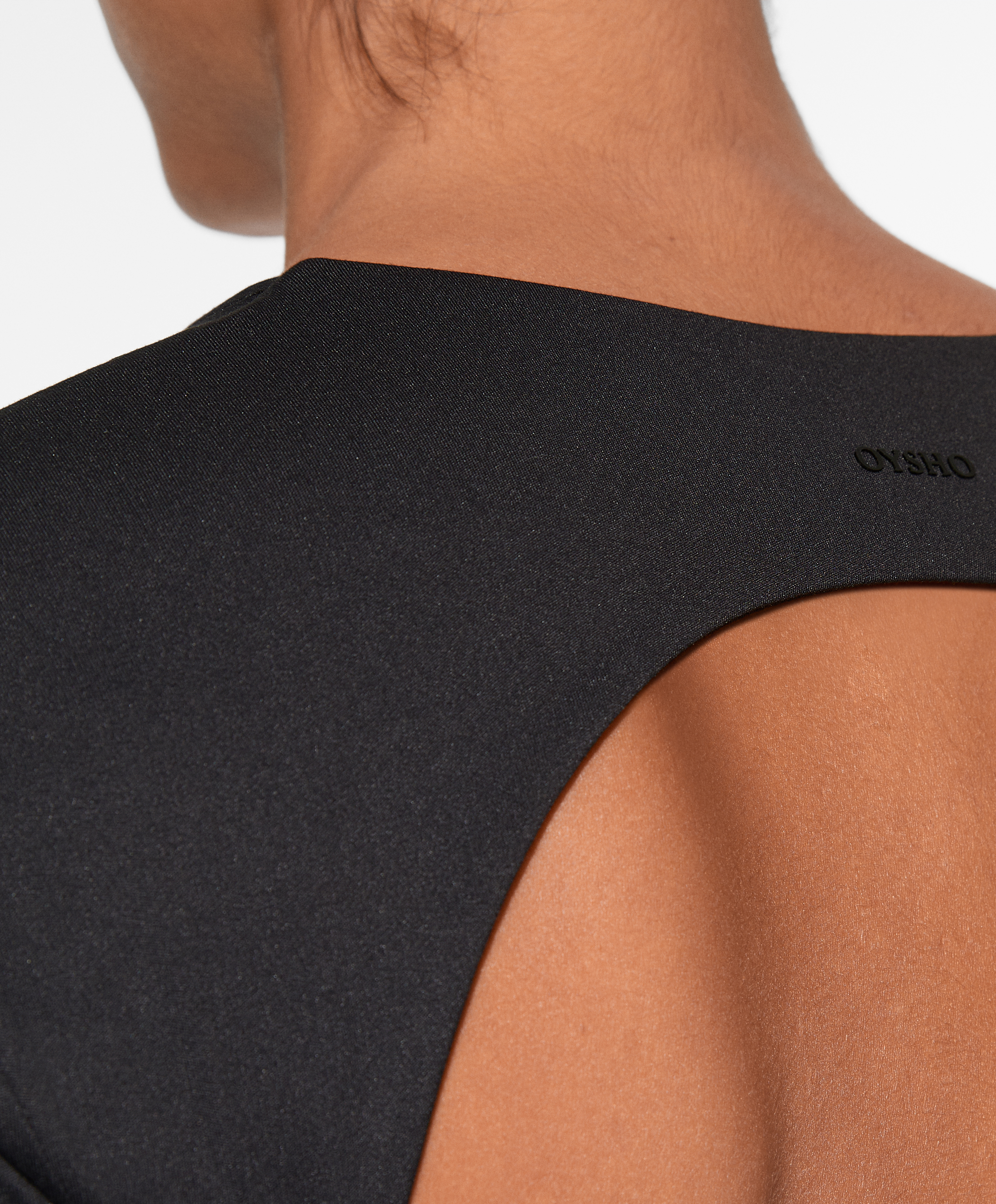 Comfortlux long-sleeved T-shirt with open back