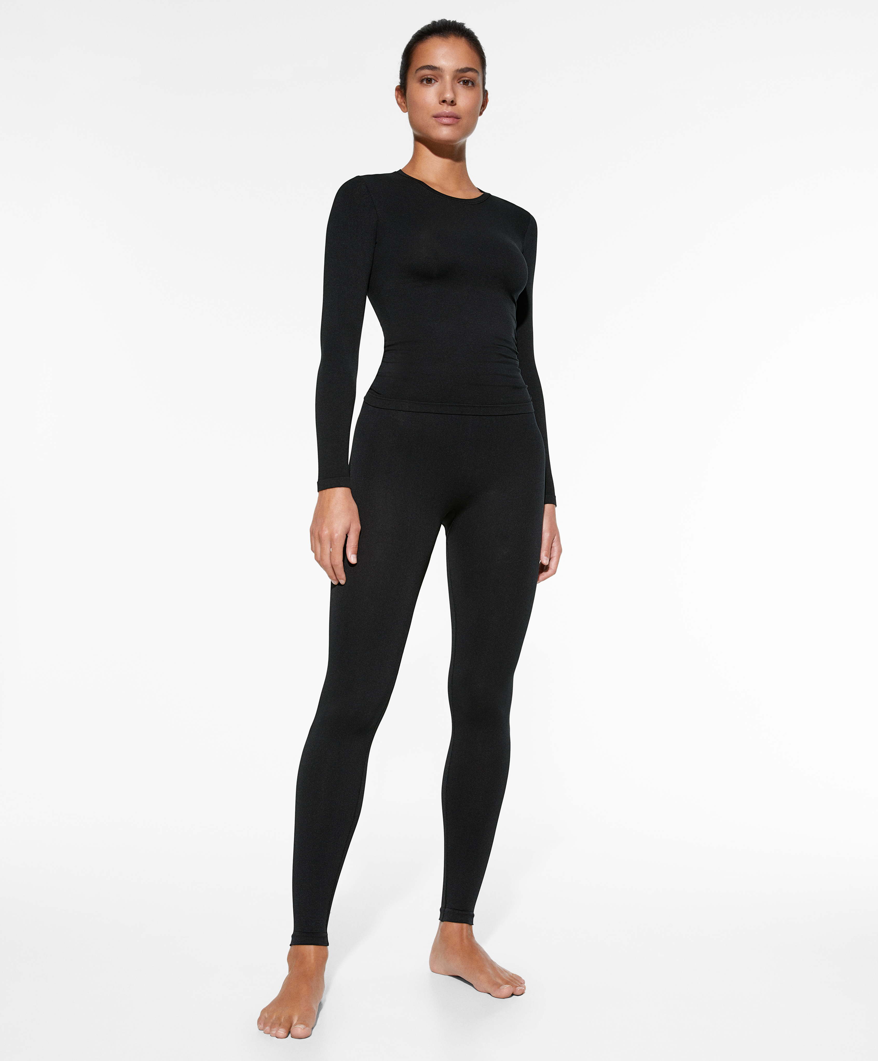 Seamless long-sleeved T-shirt