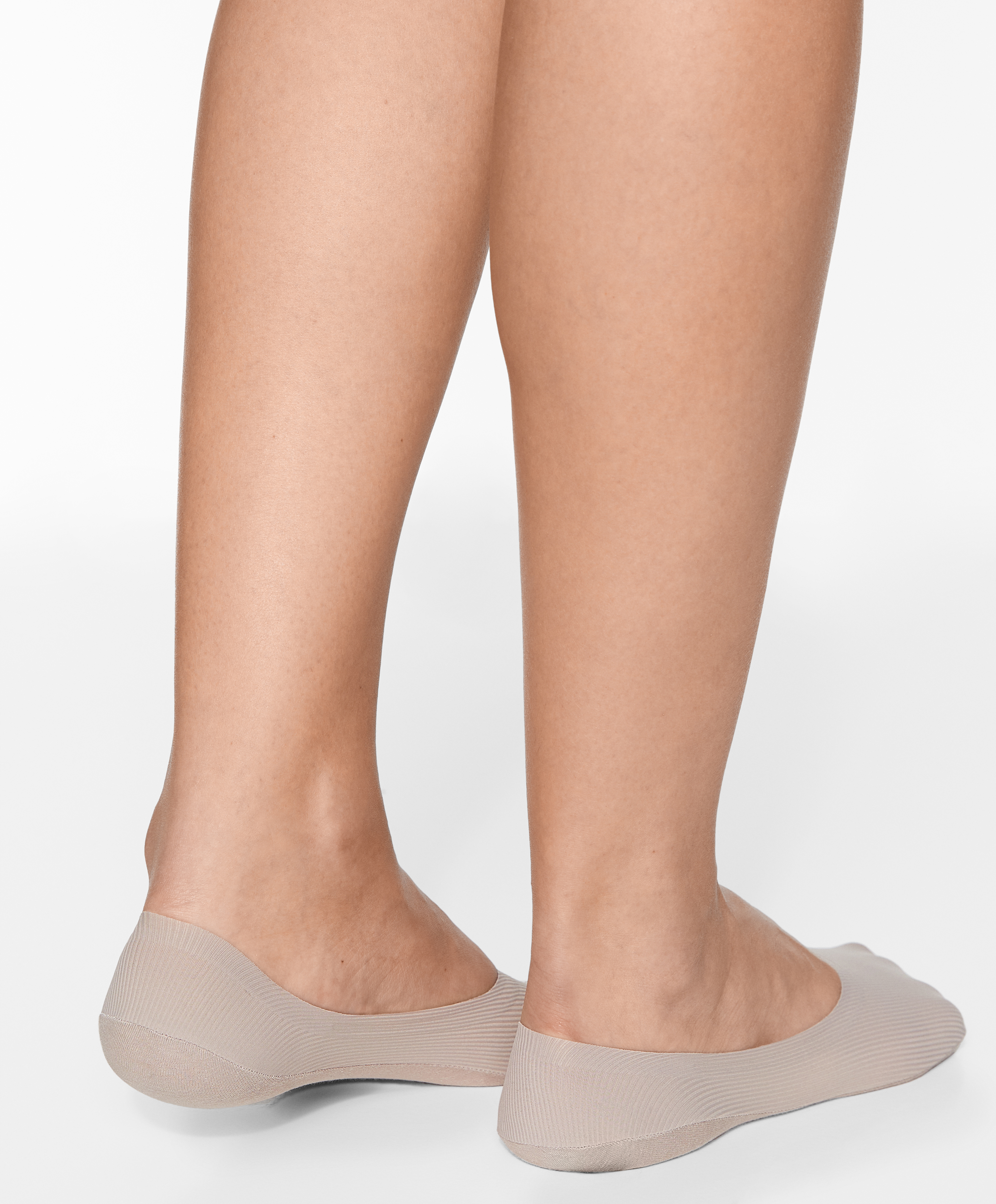 2 pairs of medium-cut cotton blend invisible socks